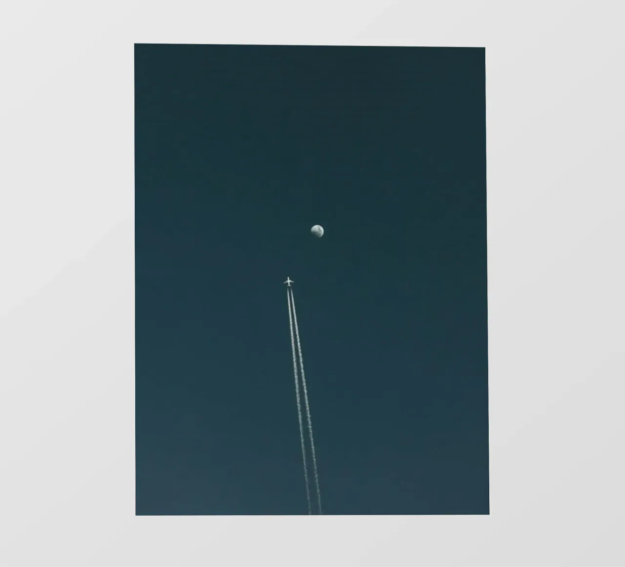 plane with moon pellicola backlit da Fost