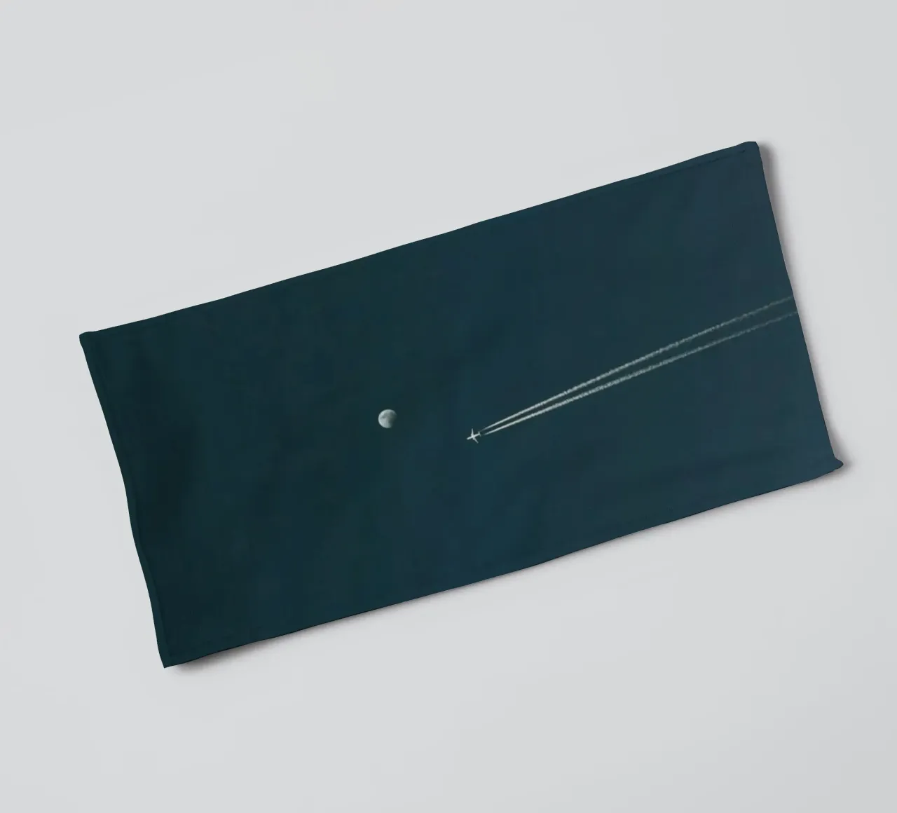 plane with moon badhanddoek van Fost