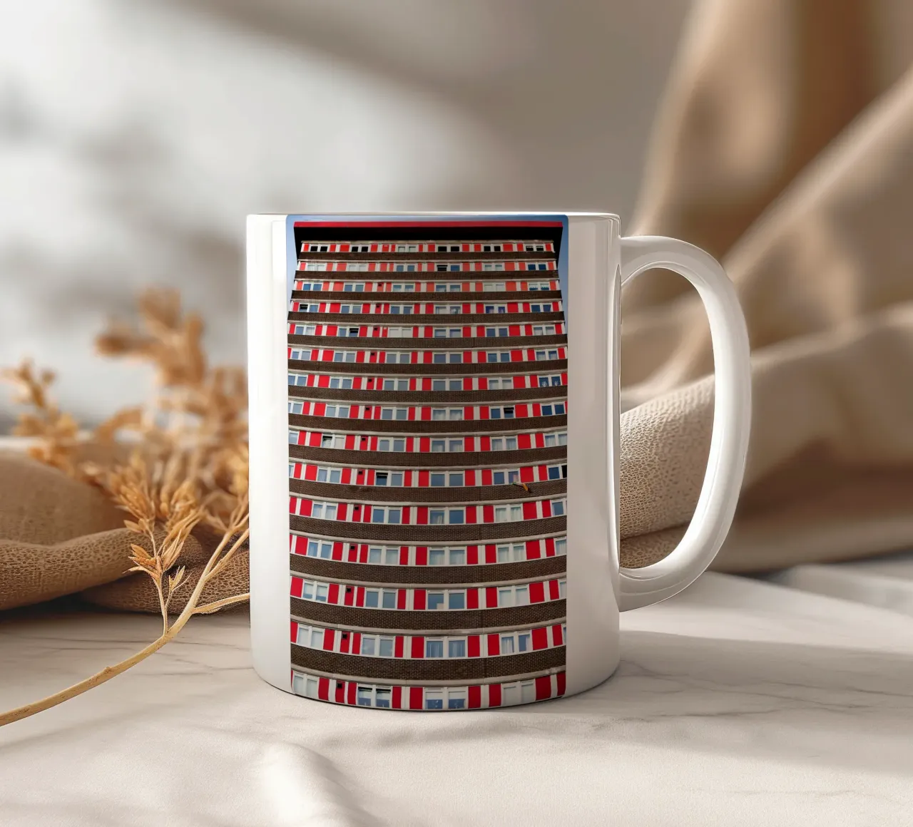 Struttura residenziale in Irlanda del Nord, Belfast tazza in ceramica da Simon Koy