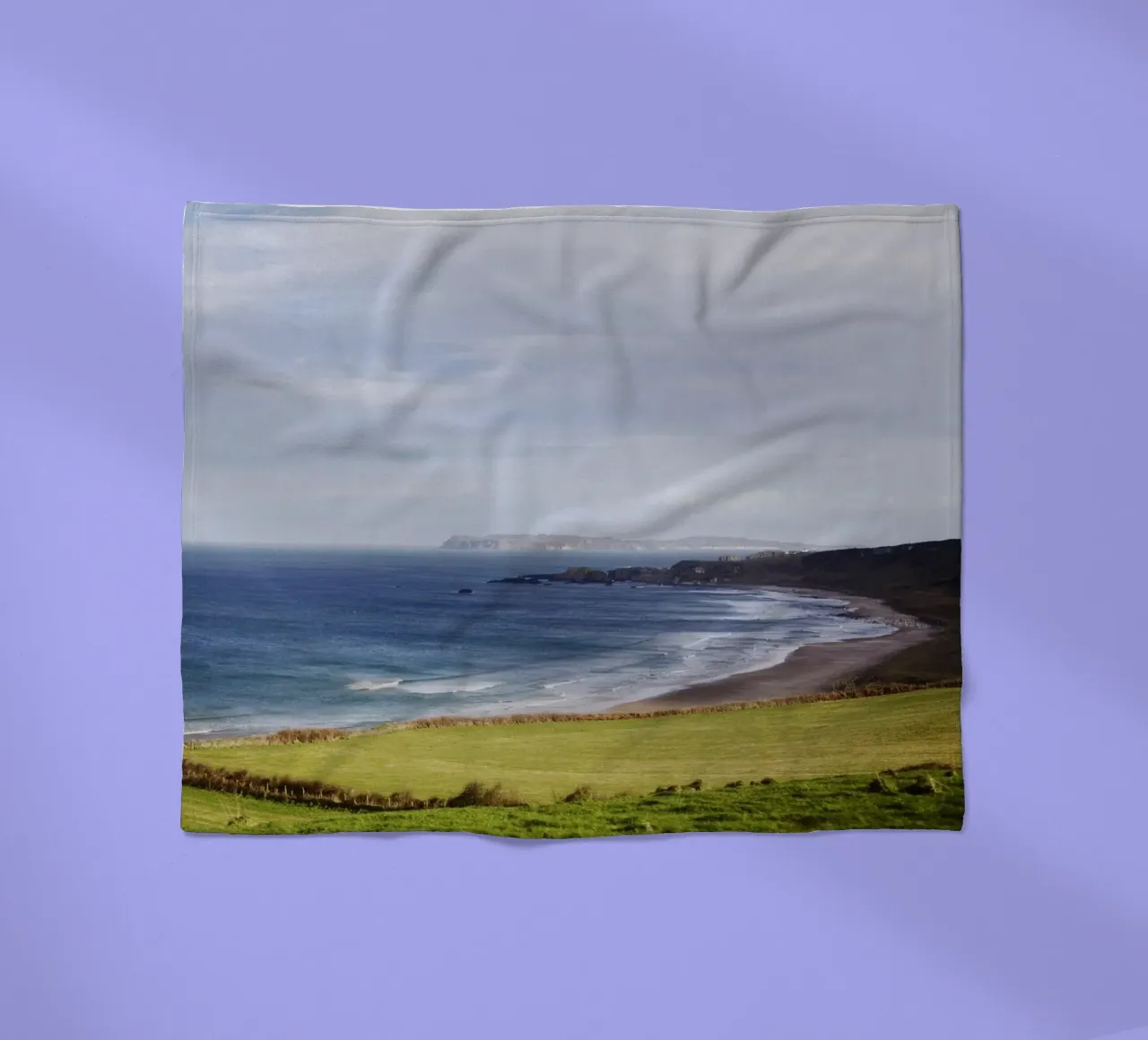 Spiaggia in Irlanda del Nord coperta in pile da Simon Koy