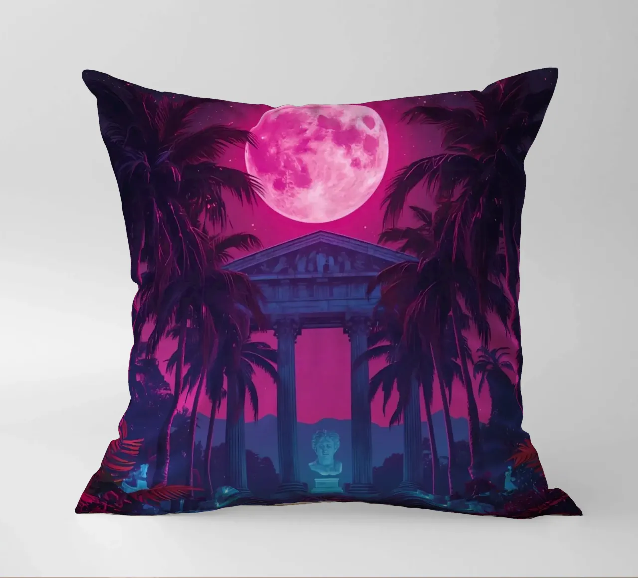 Scena notturna con tempio classico e luna rosa cuscino da DesignDoodle