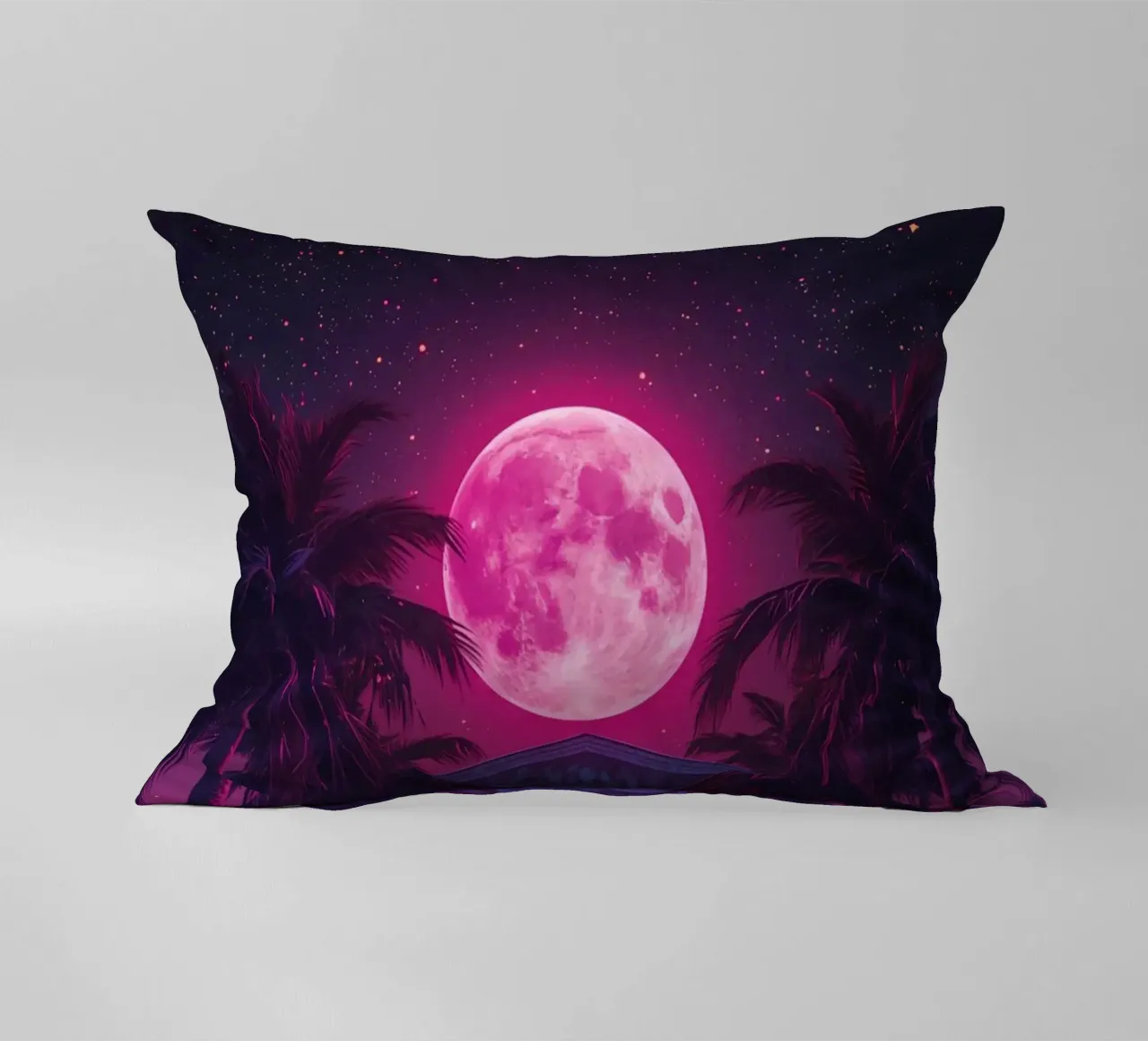 Scena notturna con tempio classico e luna rosa cuscino da DesignDoodle
