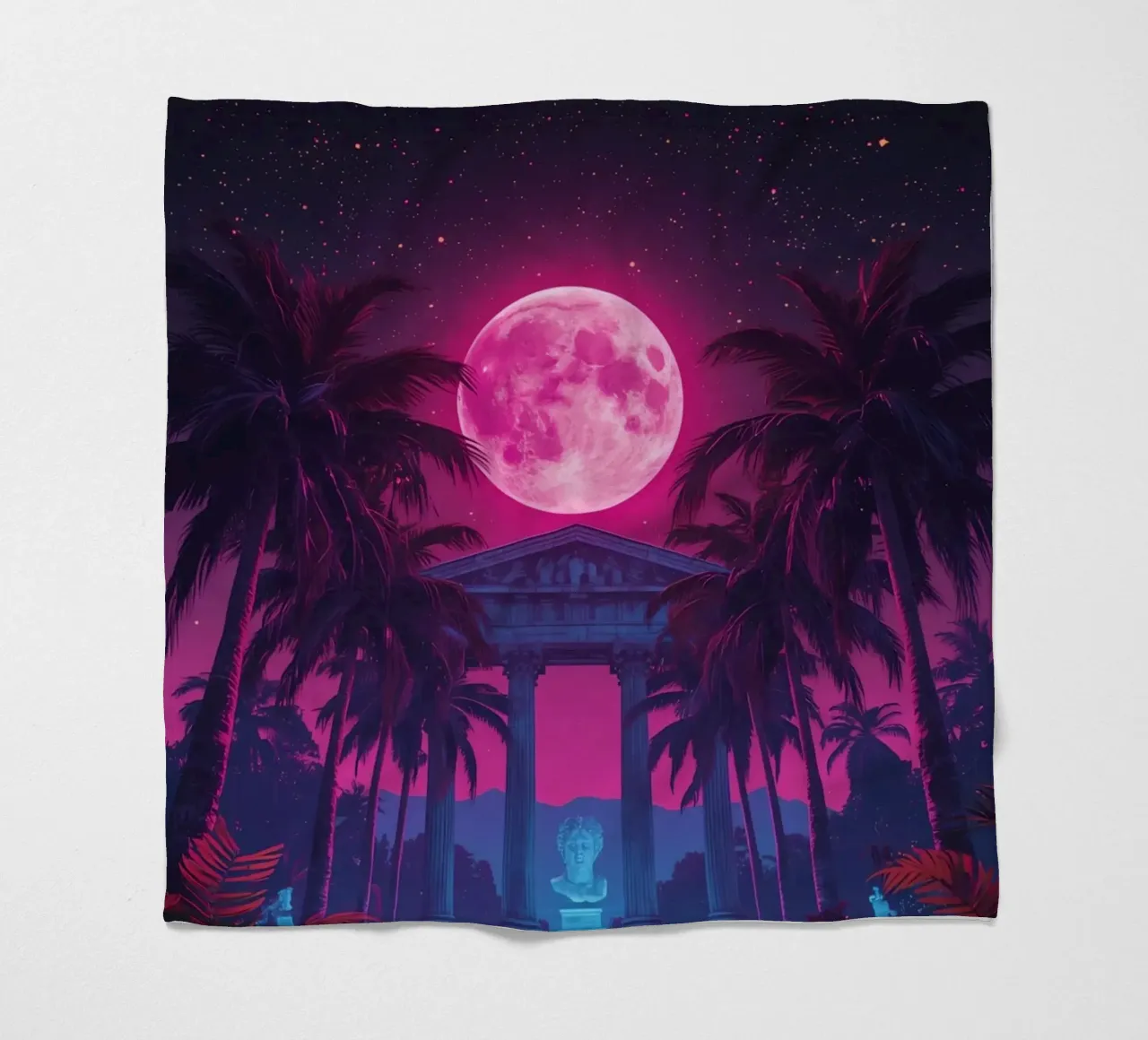 Nachtscène met klassieke tempel en roze maan fleecedeken van DesignDoodle