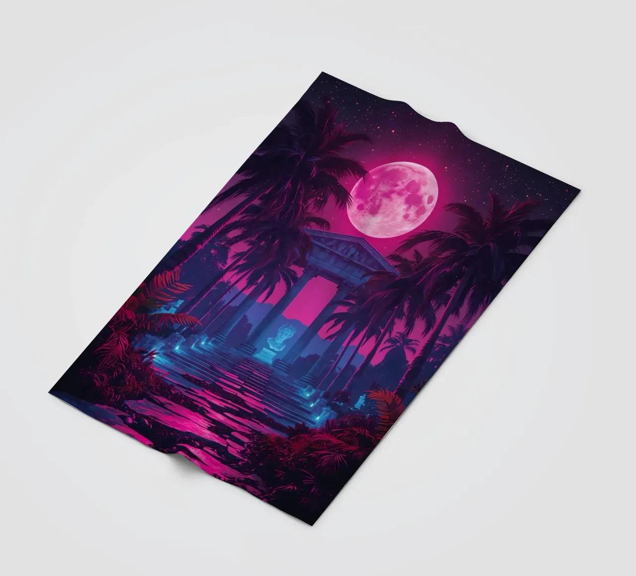 Scena notturna con tempio classico e luna rosa coperta in pile da DesignDoodle