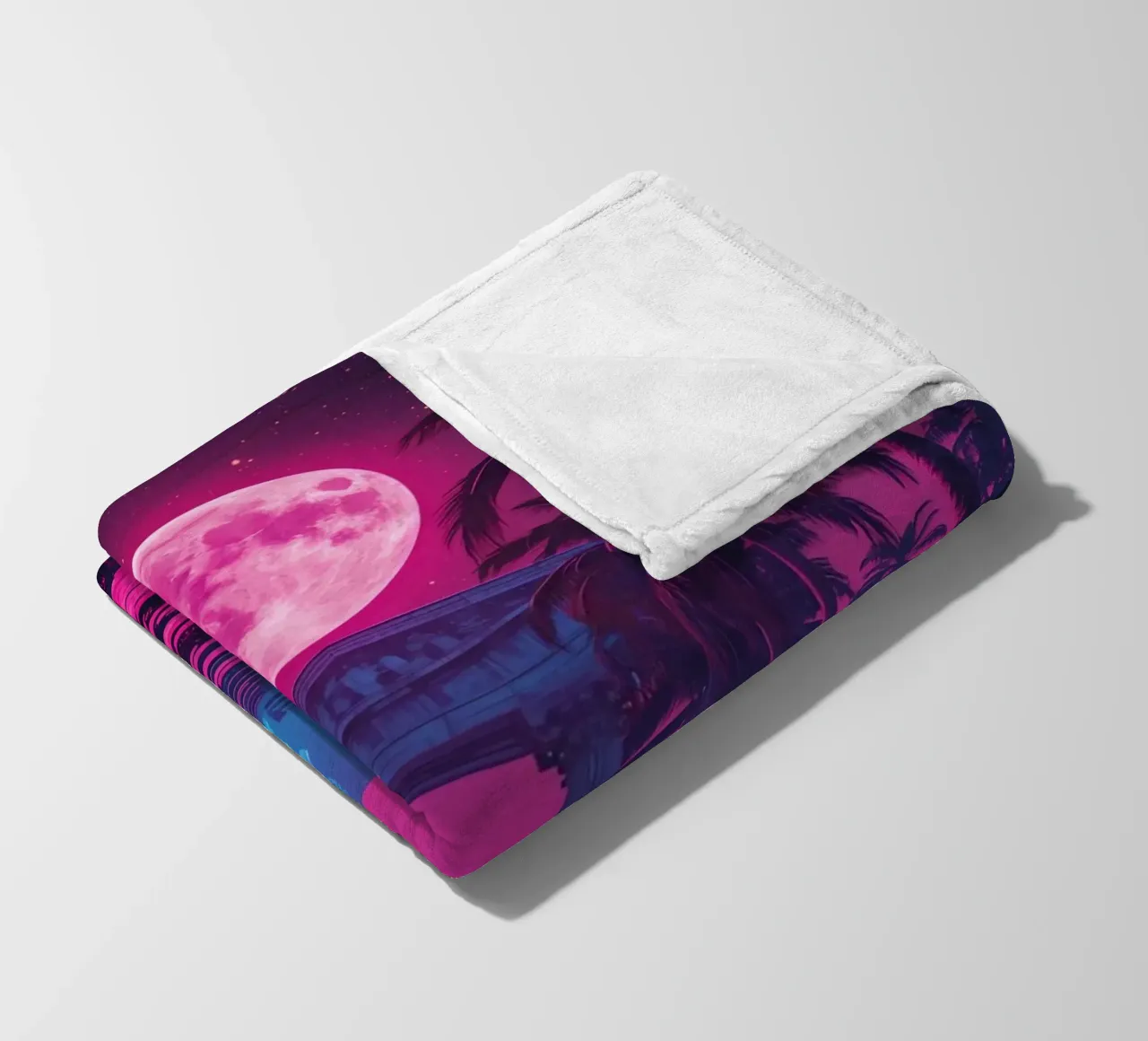 Scena notturna con tempio classico e luna rosa coperta in pile da DesignDoodle