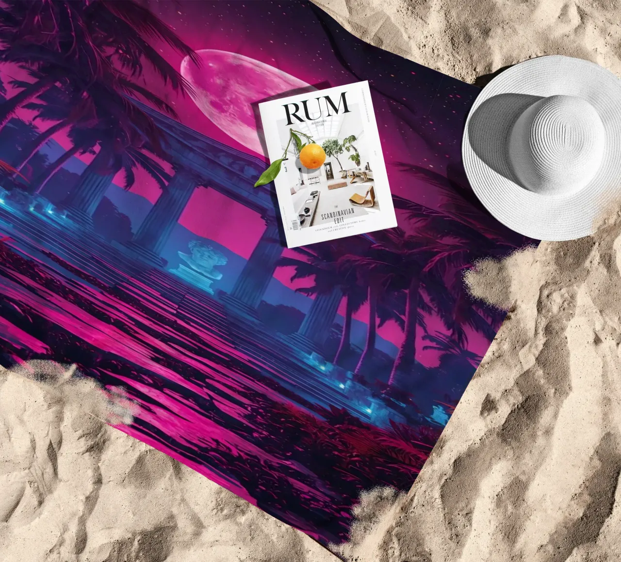 Scena notturna con tempio classico e luna rosa telo mare da DesignDoodle