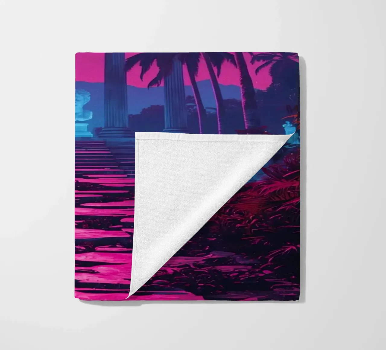 Scena notturna con tempio classico e luna rosa telo mare da DesignDoodle