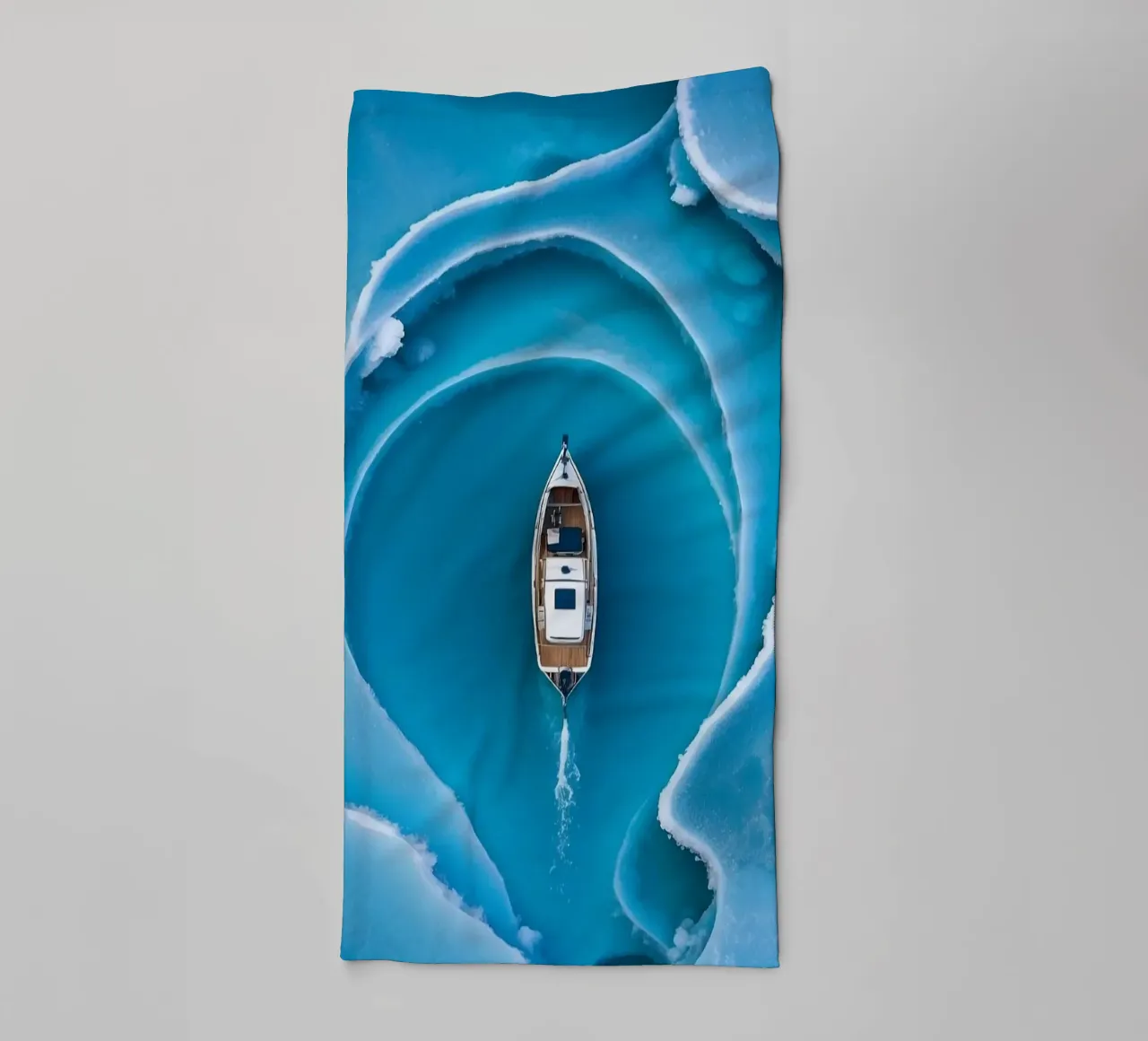 boat in curve land asciugamano da bagno da Fost