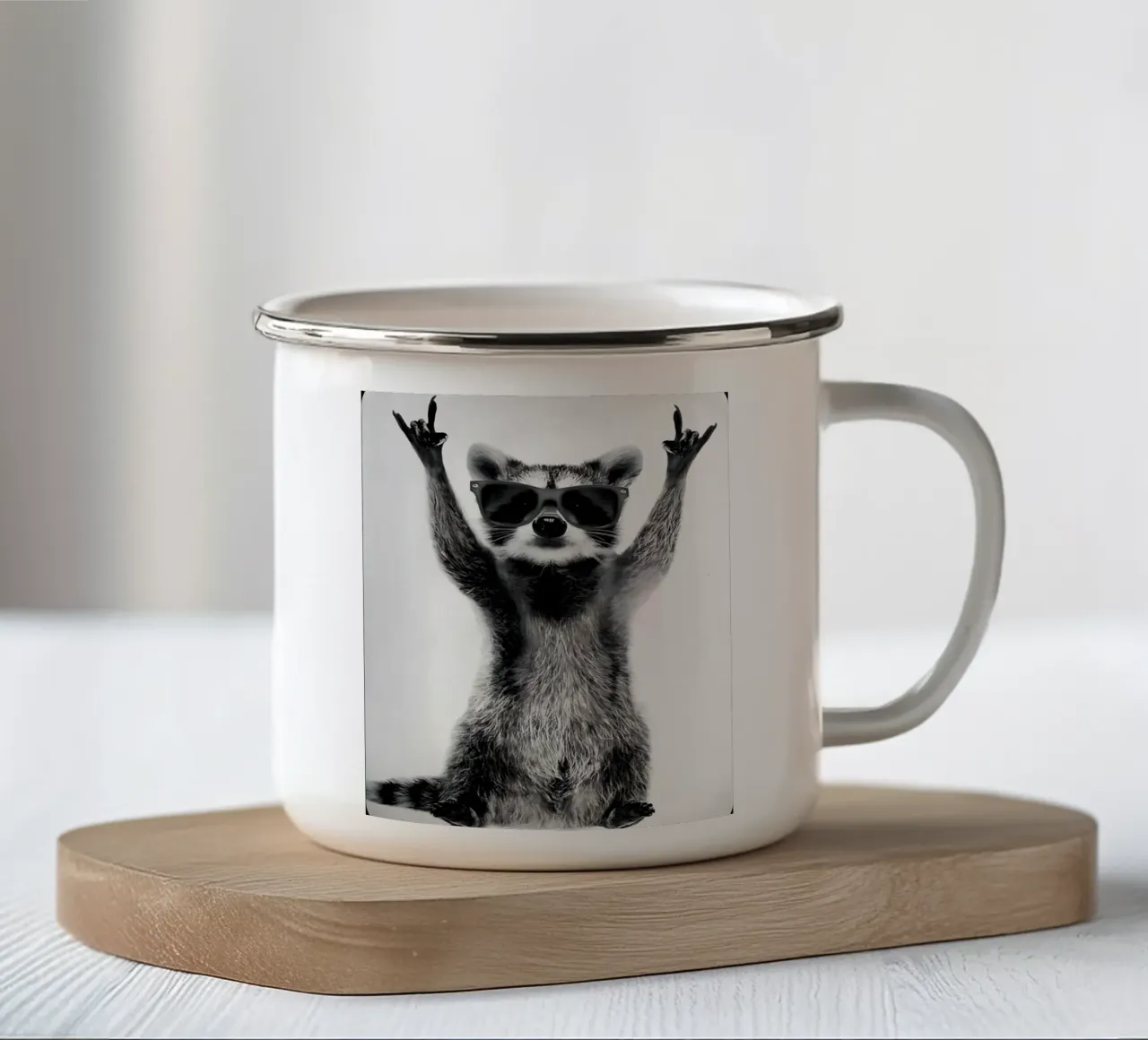 Trash Panda Rock tazza in smalto da luxi&lace