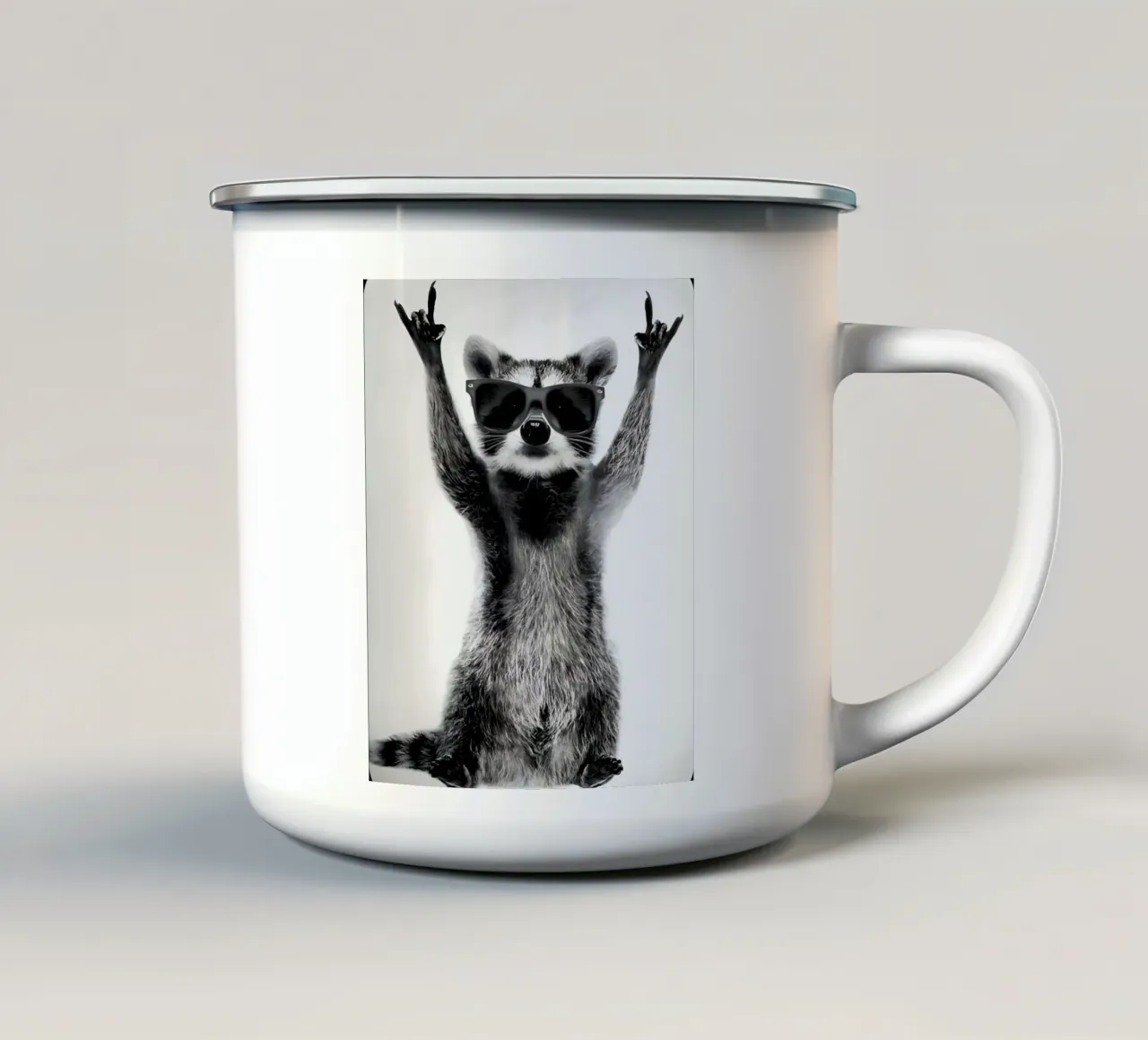 Trash Panda Rock tazza in smalto da luxi&lace