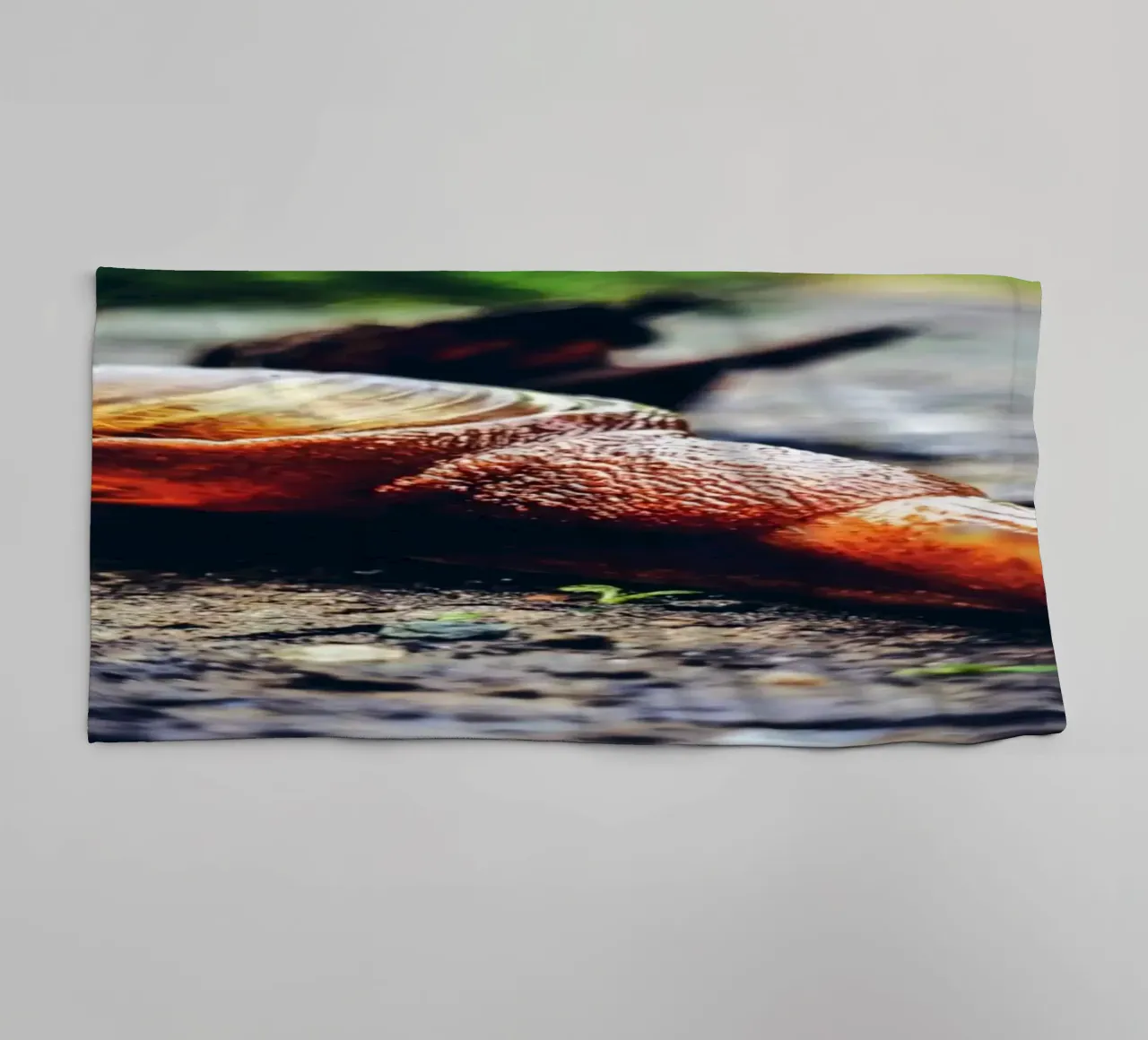 Piccolo ma persistente, lento ma orgoglioso. asciugamano da bagno da Nature's Palette