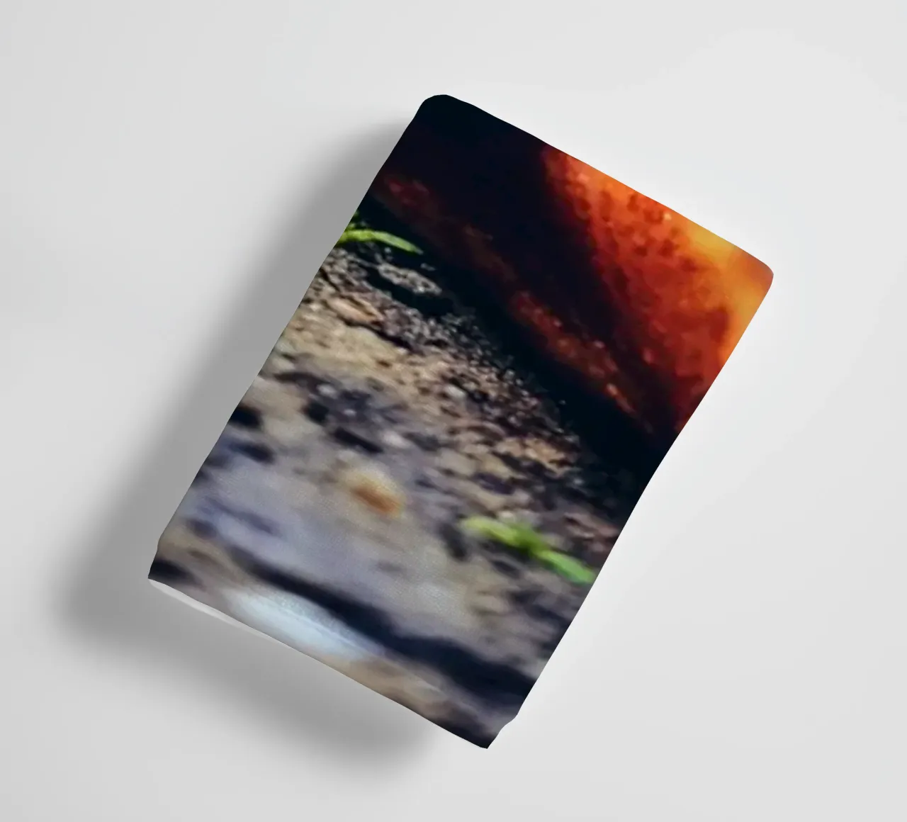 Piccolo ma persistente, lento ma orgoglioso. asciugamano da bagno da Nature's Palette