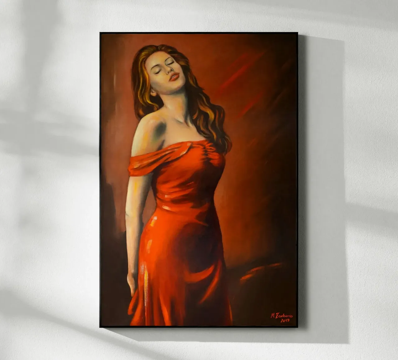 Signora in abito rosso plexiglass da Oliver