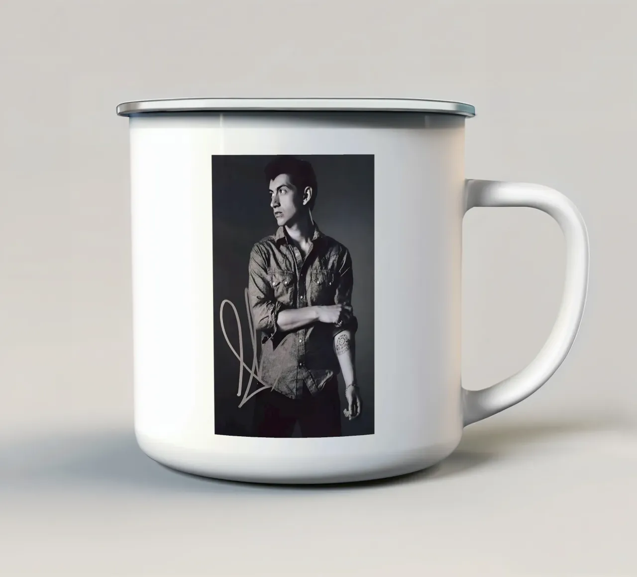 Alex Turner Style Black And White Arctic Monkeys Vocalist emaille mok van GleYYY