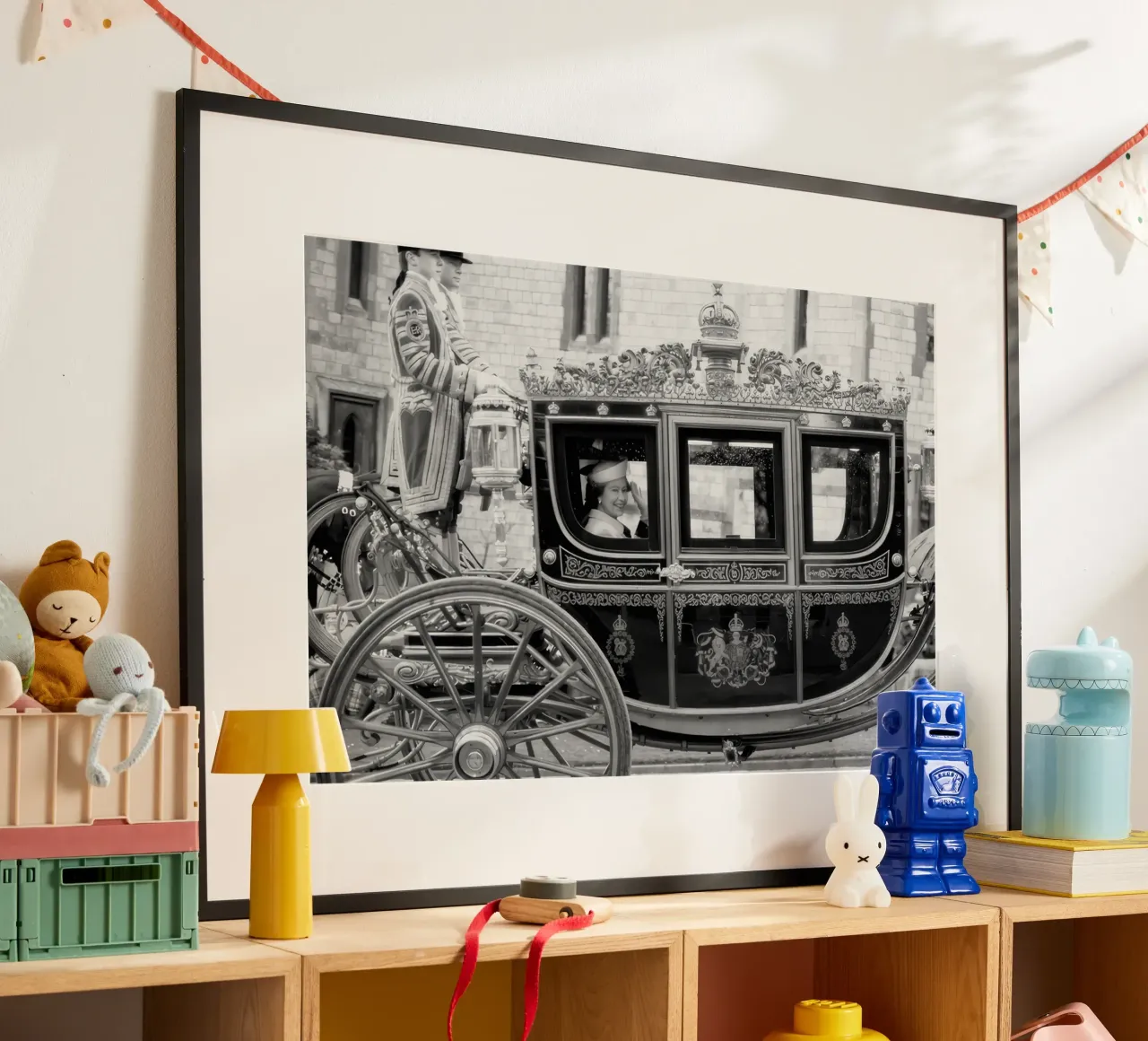 Isabel II saluda desde el carruaje de la coronación en Windsor hahnemühle de blacsteel