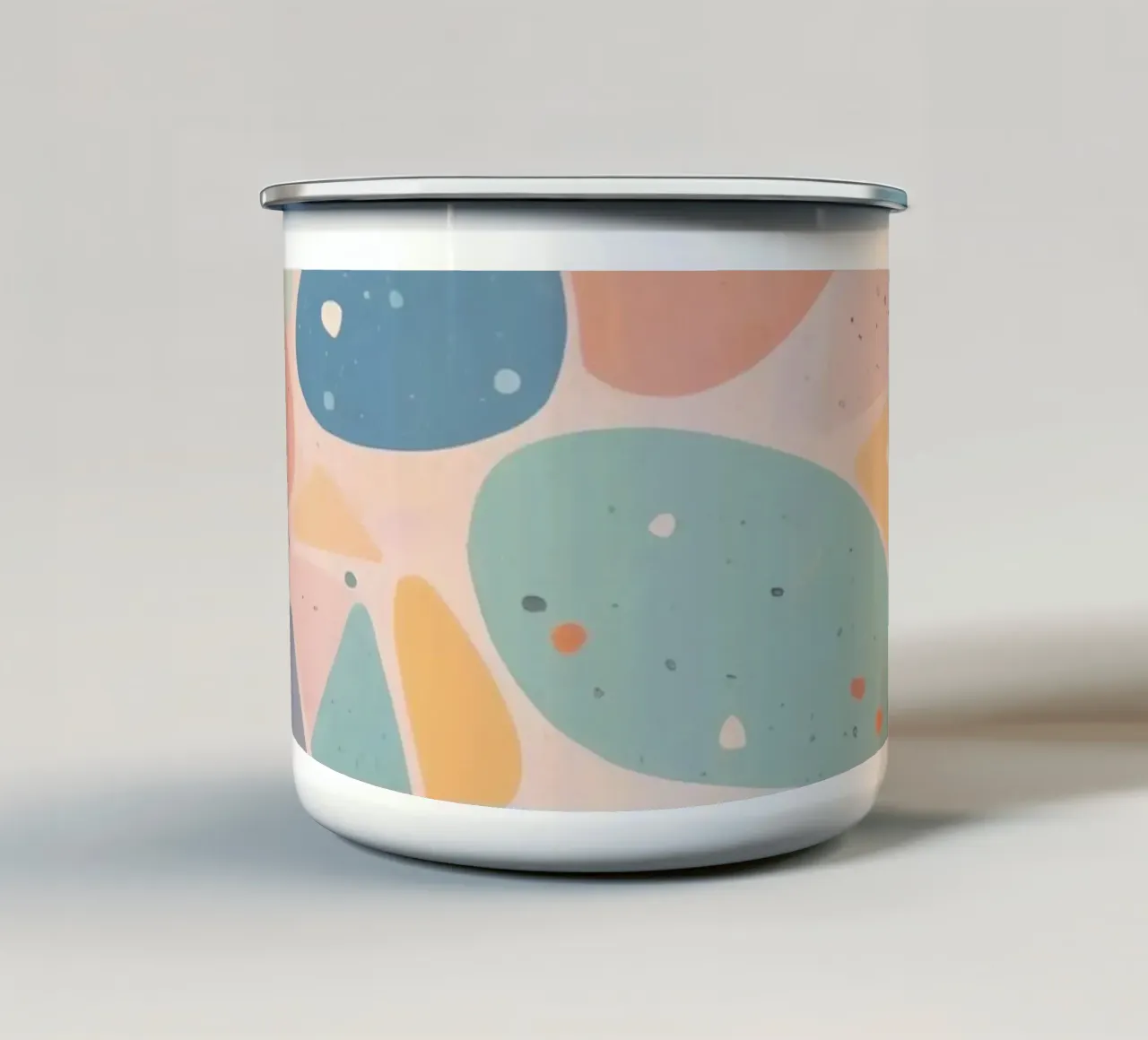 Abstract Pastel Terrazzo Pattern tazza in smalto da DesignDoodle