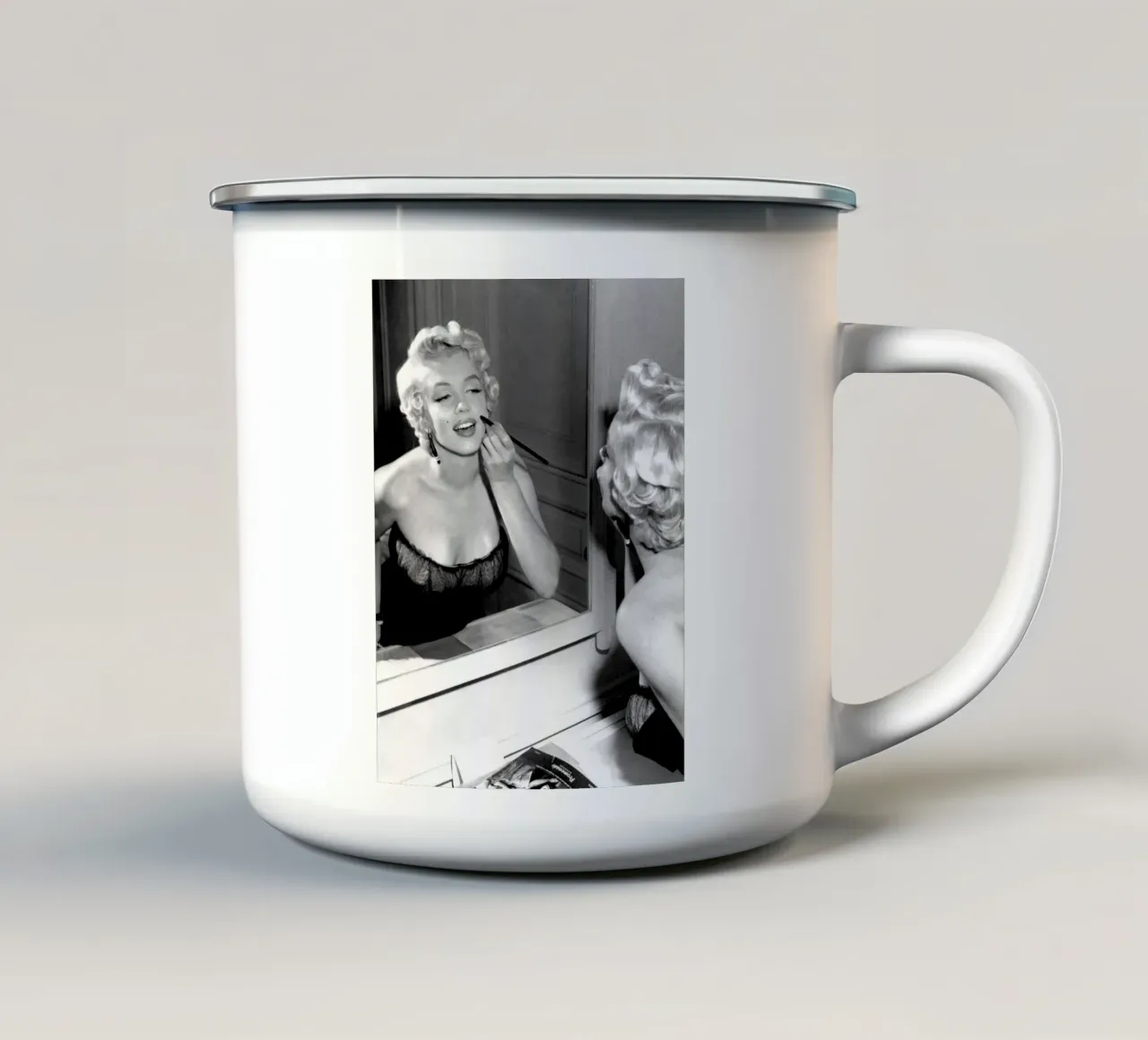 Trucco di Marilyn Monroe tazza in smalto da valentinomartinst