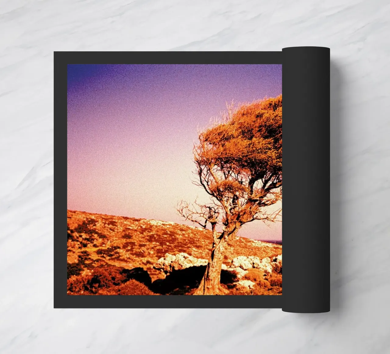 Crete Heat zerbino da BLAEK Design Studio
