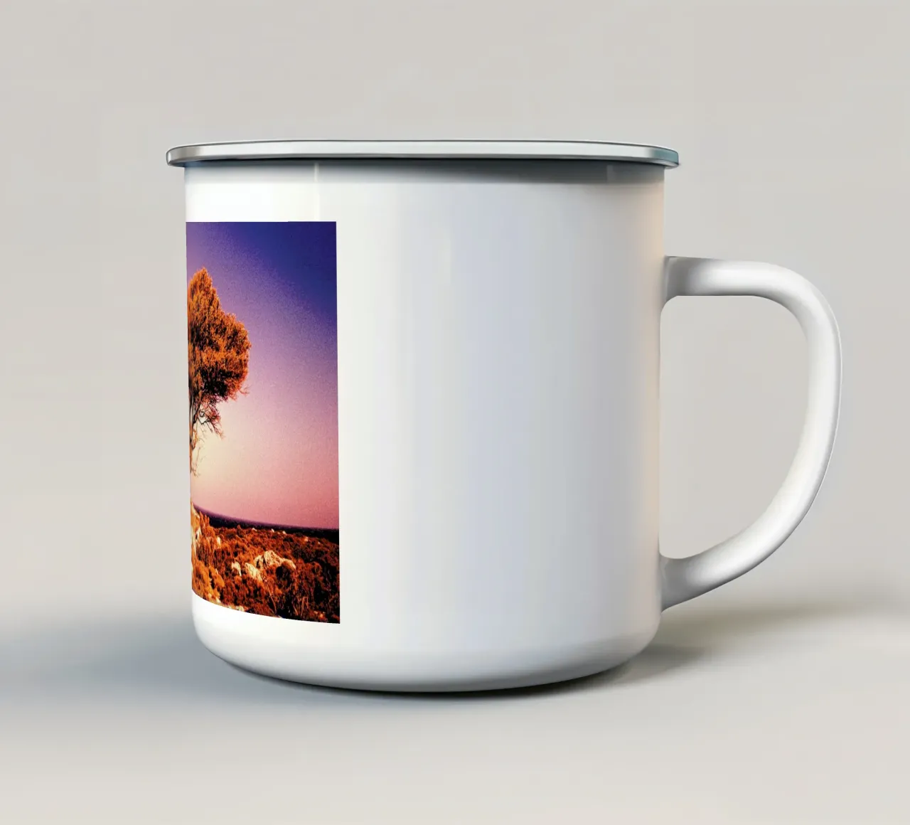 Crete Heat tazza in smalto da BLAEK Design Studio