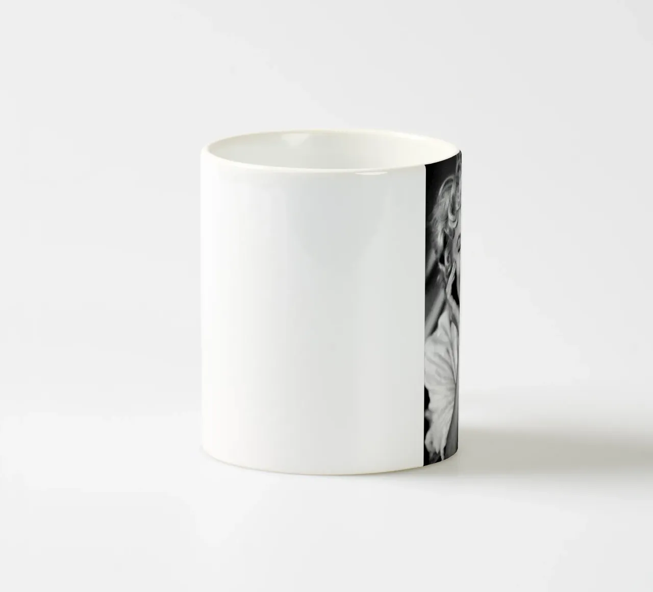 Marilyn Monroe Vintage in bianco e nero tazza in ceramica da valentinomartinst