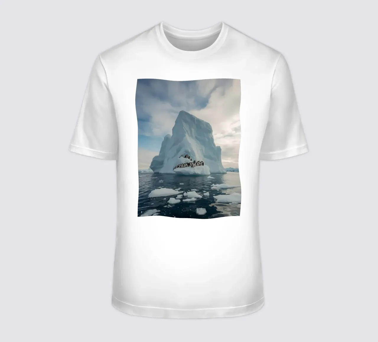 Pinguini su un iceberg in acque fredde t-shirt da DesignDoodle