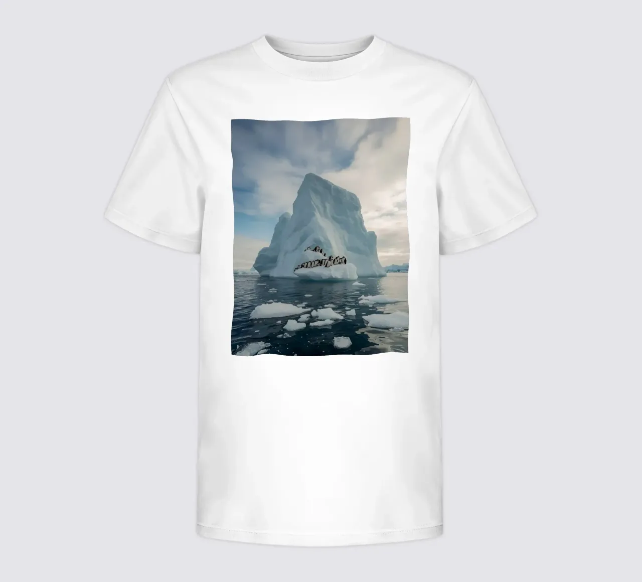 Pinguini su un iceberg in acque fredde t-shirt bambini da DesignDoodle
