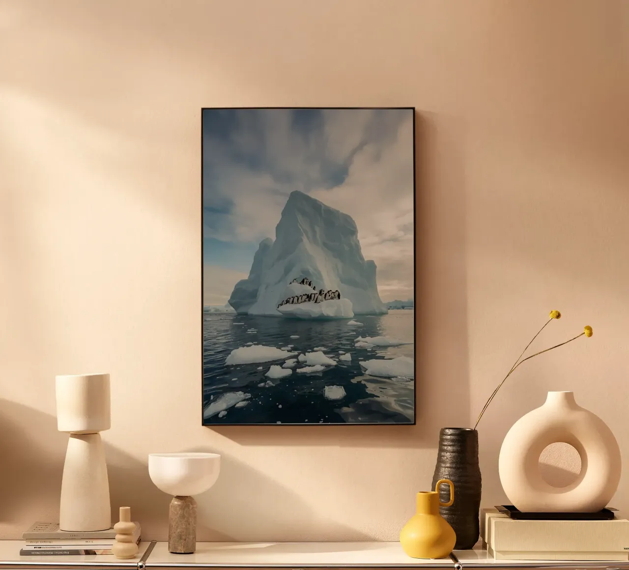 Pinguini su un iceberg in acque fredde alluminio dibond da DesignDoodle