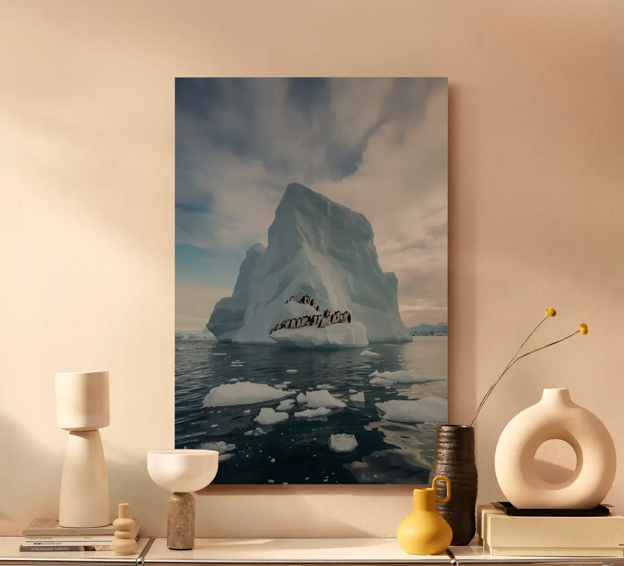 Pinguini su un iceberg in acque fredde alluminio dibond da DesignDoodle
