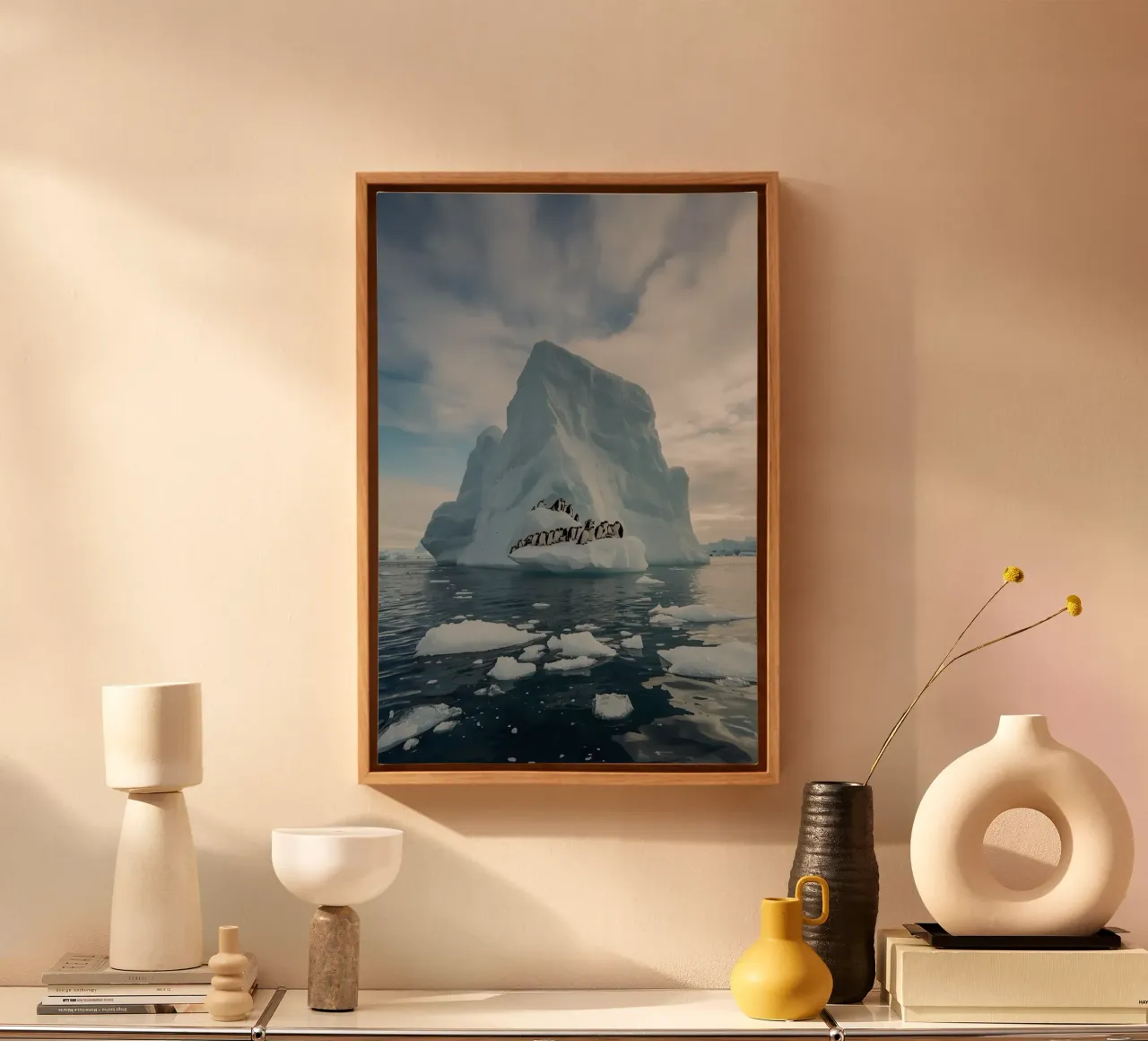 Pinguini su un iceberg in acque fredde tela da DesignDoodle