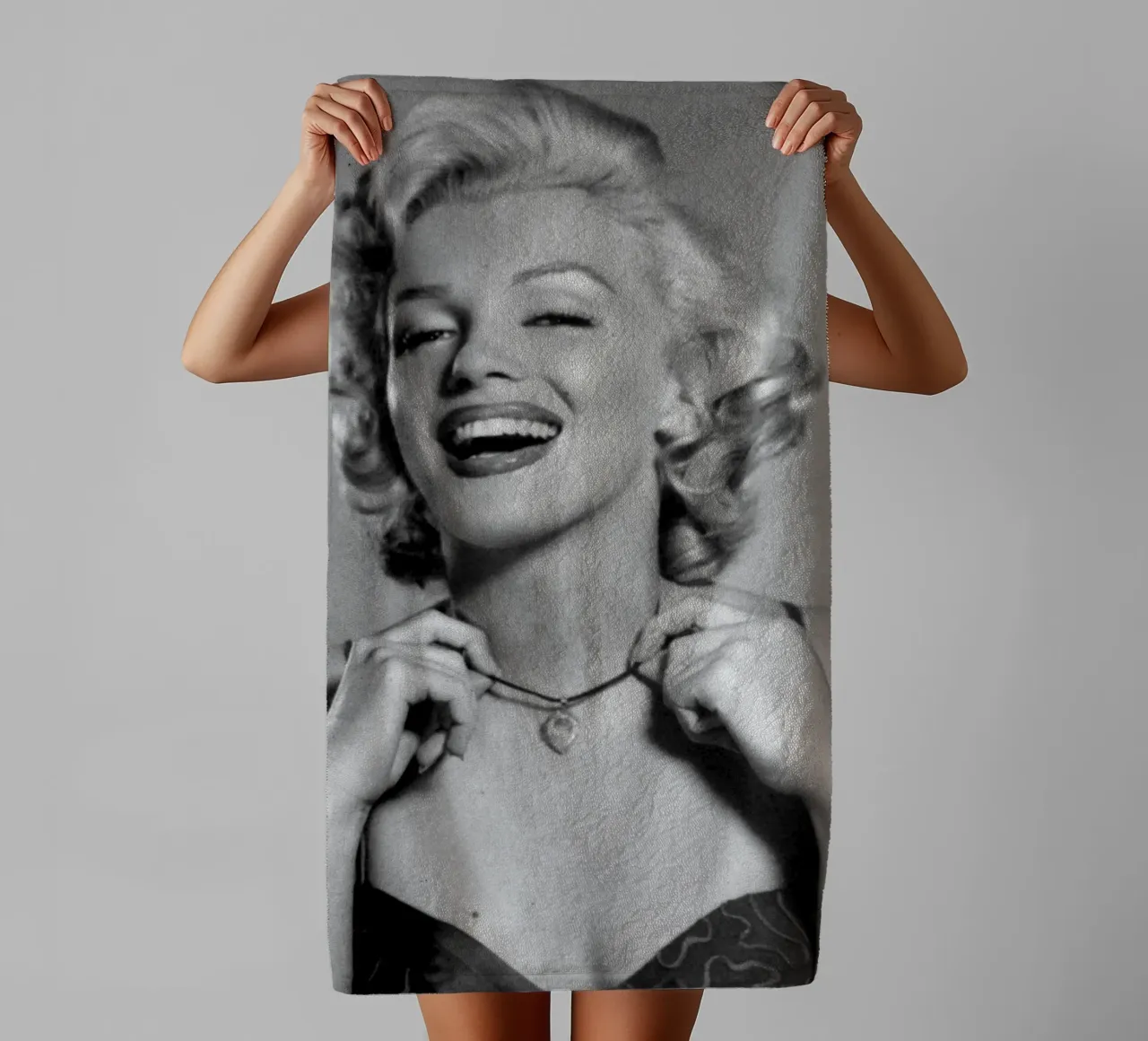 Marilyn Monroe vintage in bianco e nero asciugamano da bagno da valentinomartinst