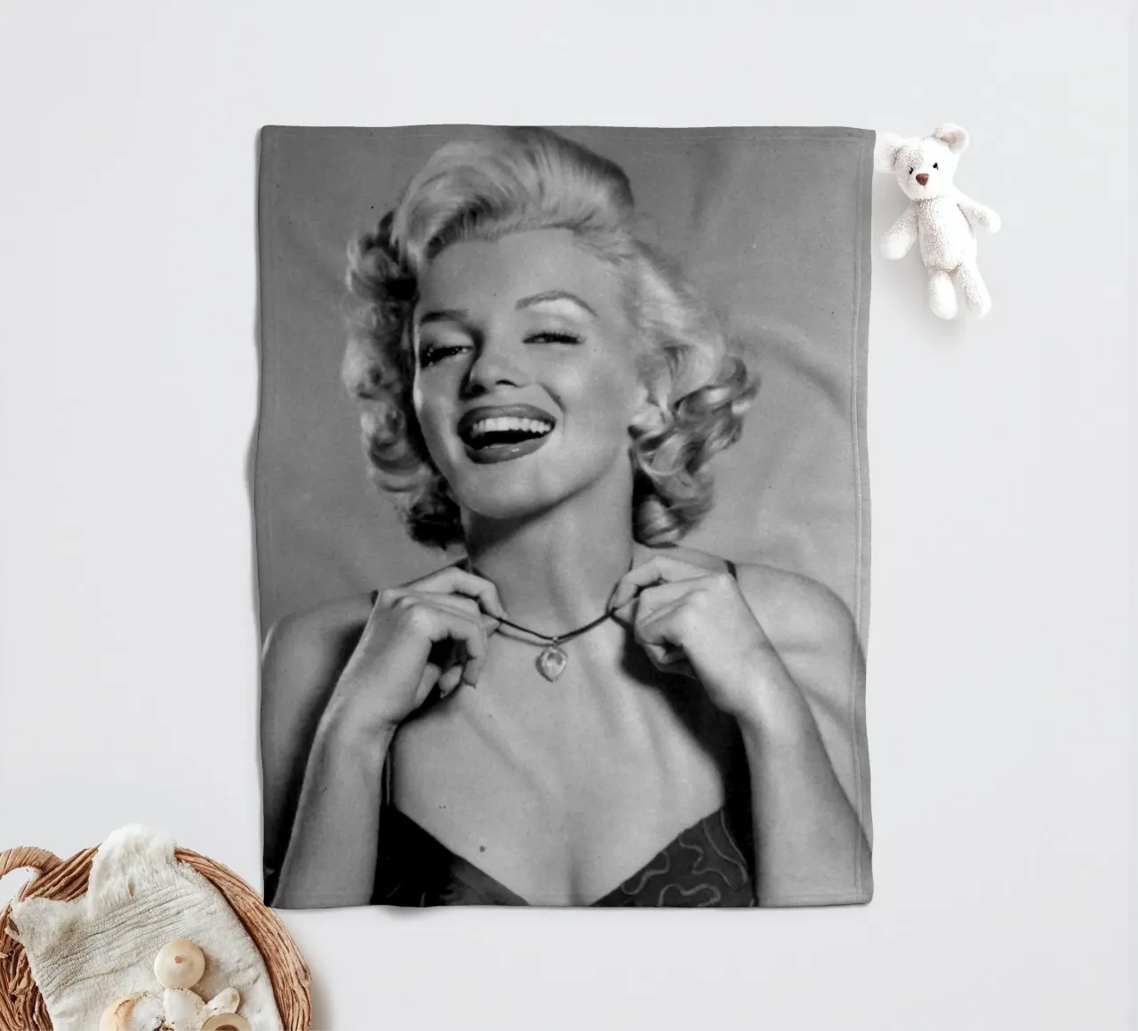 Marilyn Monroe vintage in bianco e nero coperta in pile da valentinomartinst