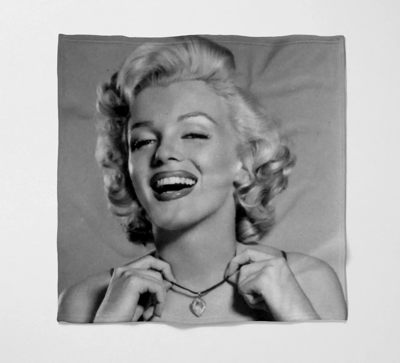 Marilyn Monroe vintage in bianco e nero coperta in pile da valentinomartinst