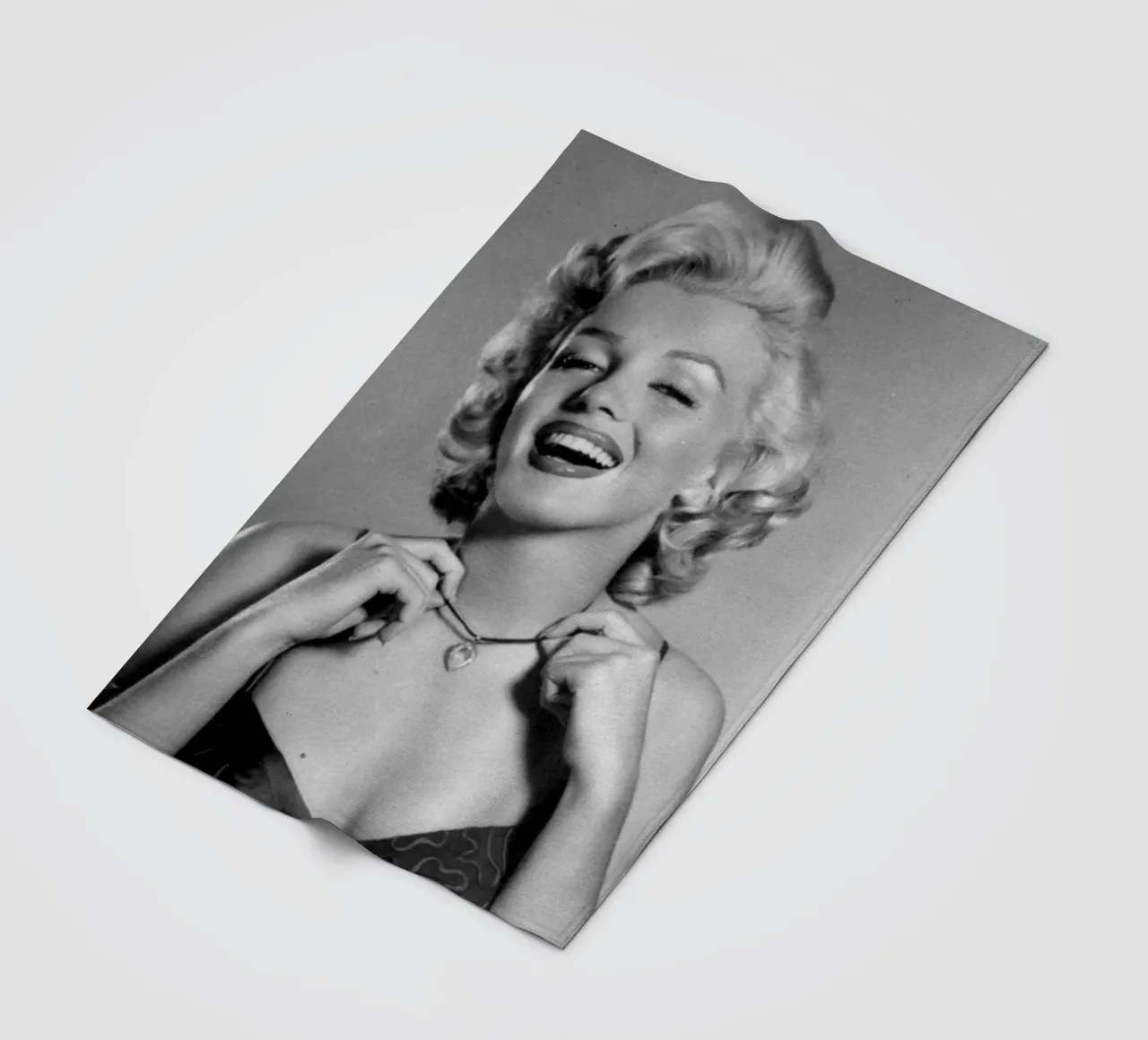 Marilyn Monroe vintage in bianco e nero coperta in pile da valentinomartinst