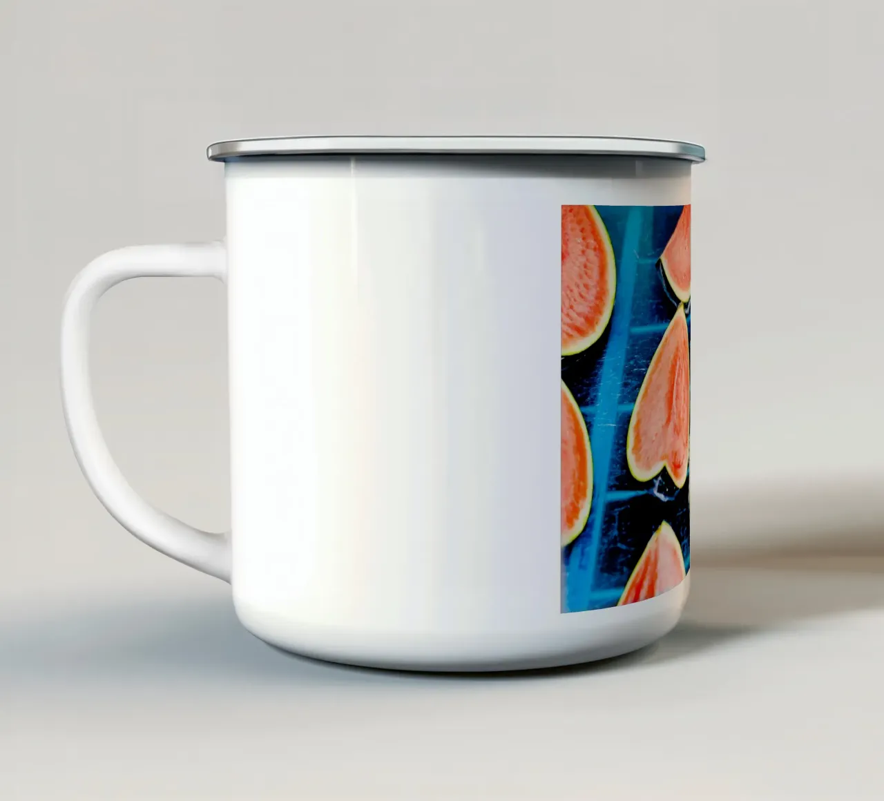 Wassermelonen in Languedoc-Roussillon (Frankreich) Emaille Tasse von Simon Koy