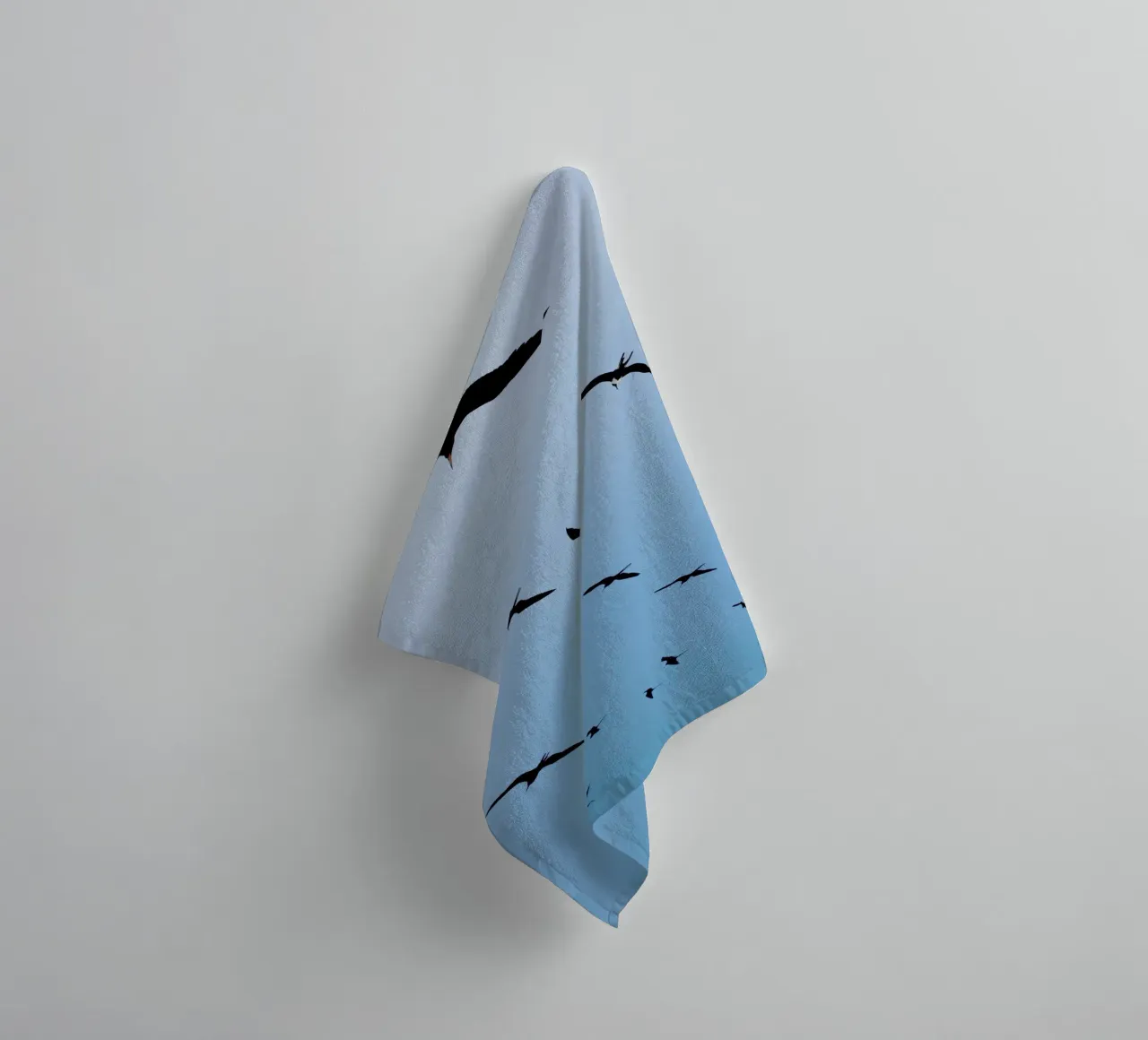 Zeemeeuwen in Peru (Al Nuro) badhanddoek van fotokunst