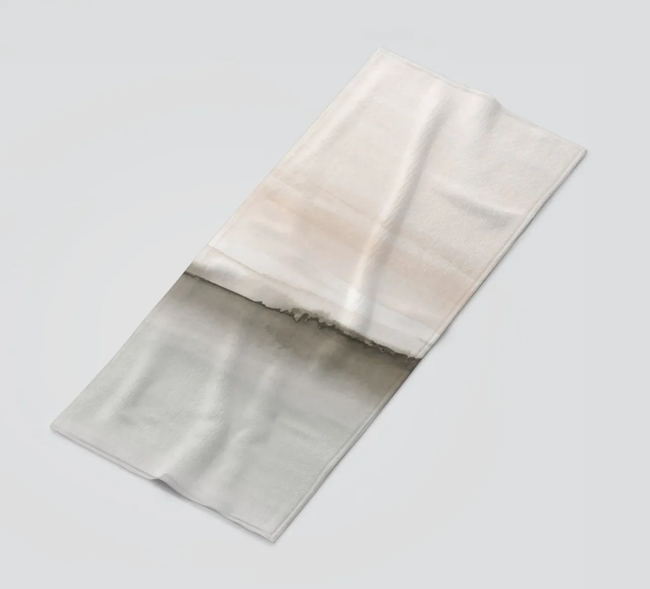 Minimalistisch landschap in zachte aardetinten strandhanddoek van NouveauPrints