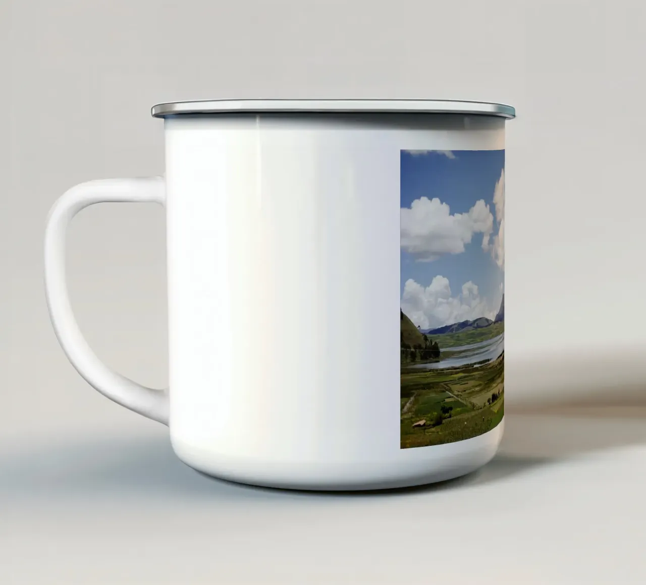 Paesaggio nelle Ande (Perù) tazza in smalto da Simon Koy