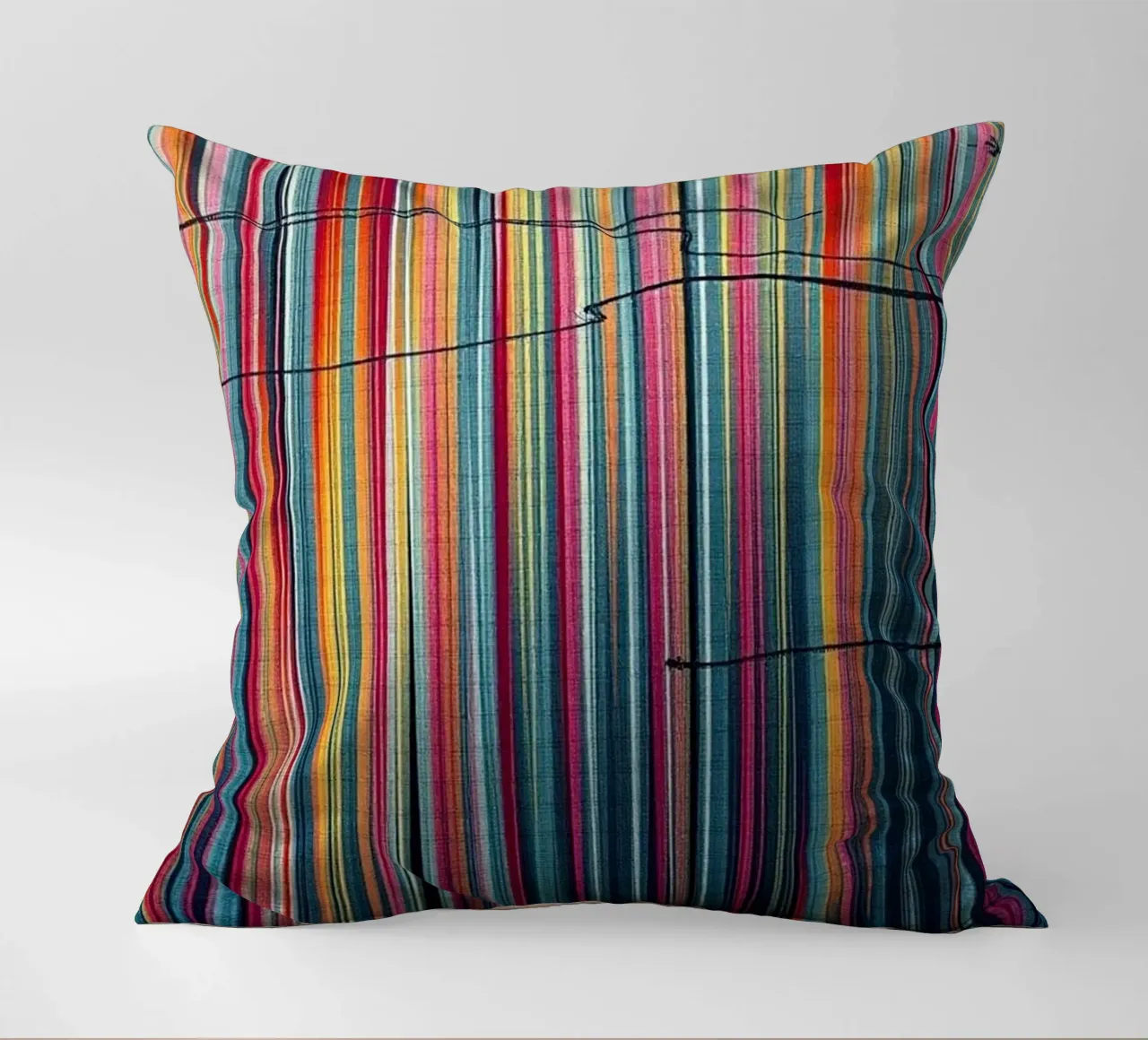Spettro vibrante: Un'arte moderna astratta a linee verticali cuscino da Artistic-shop