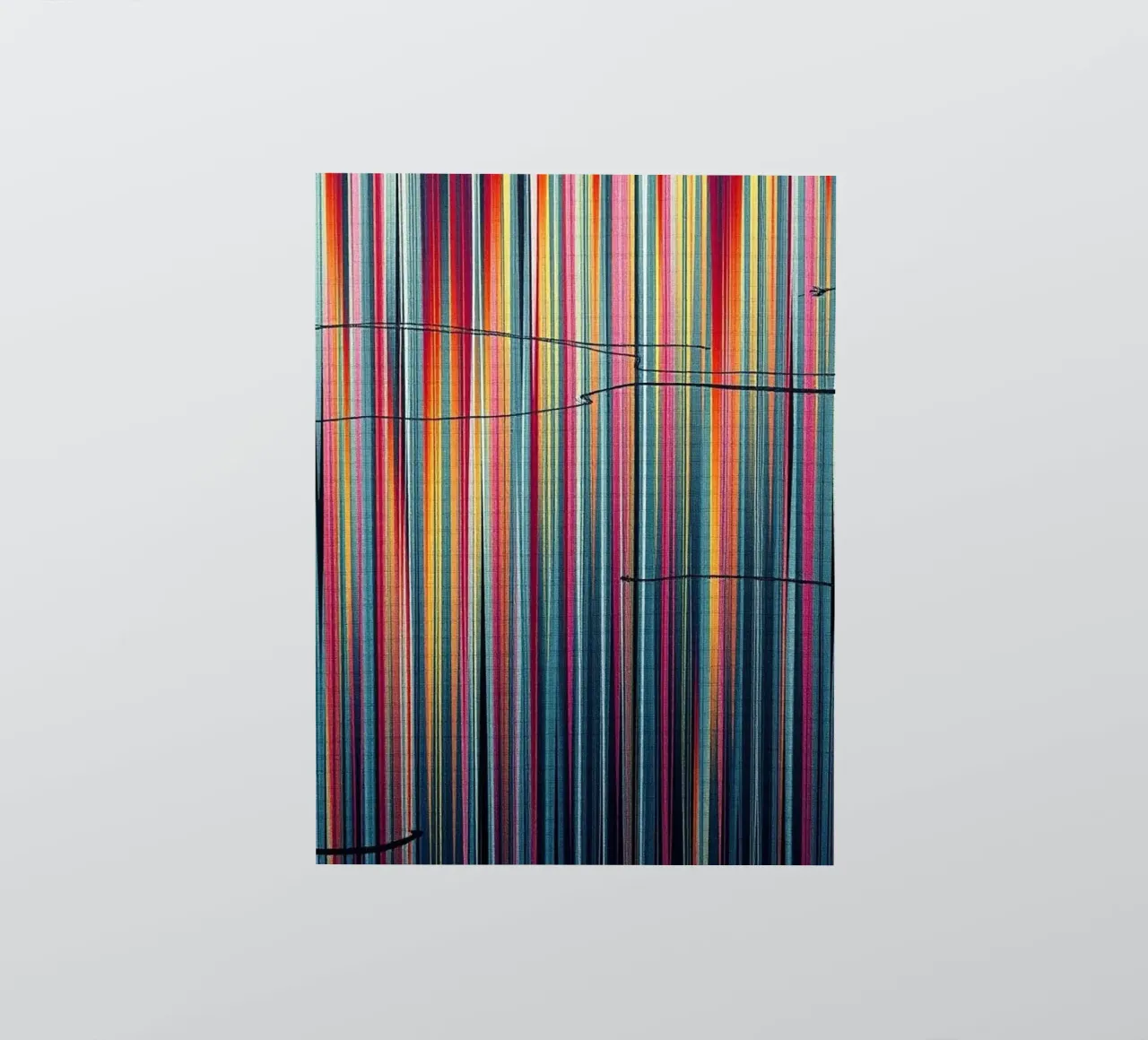 Levendig Spectrum: Een moderne abstracte verticale lijnkunst sticker van Artistic-shop