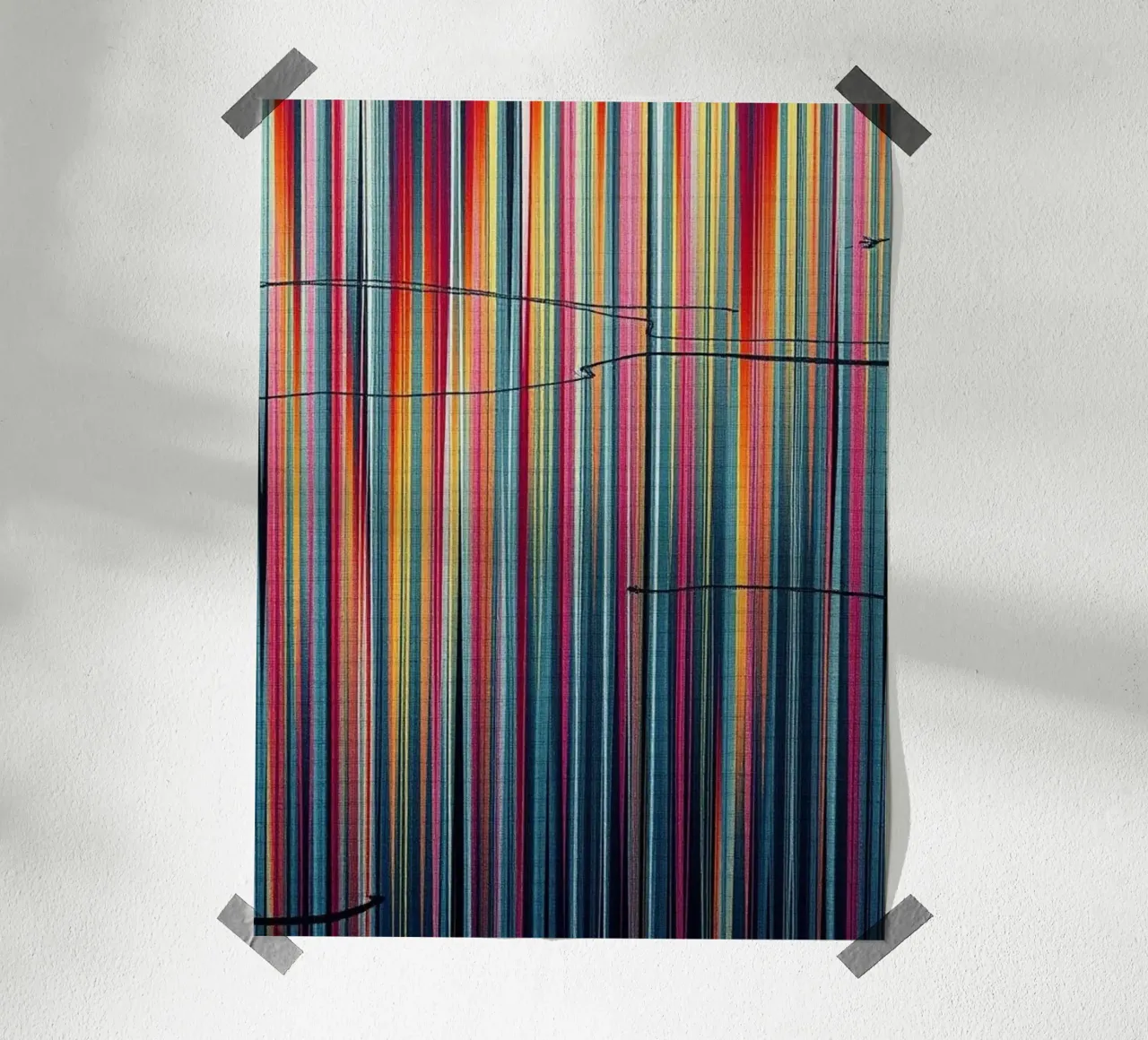 Spettro vibrante: Un'arte moderna astratta a linee verticali carta hahnemühle da Artistic-shop