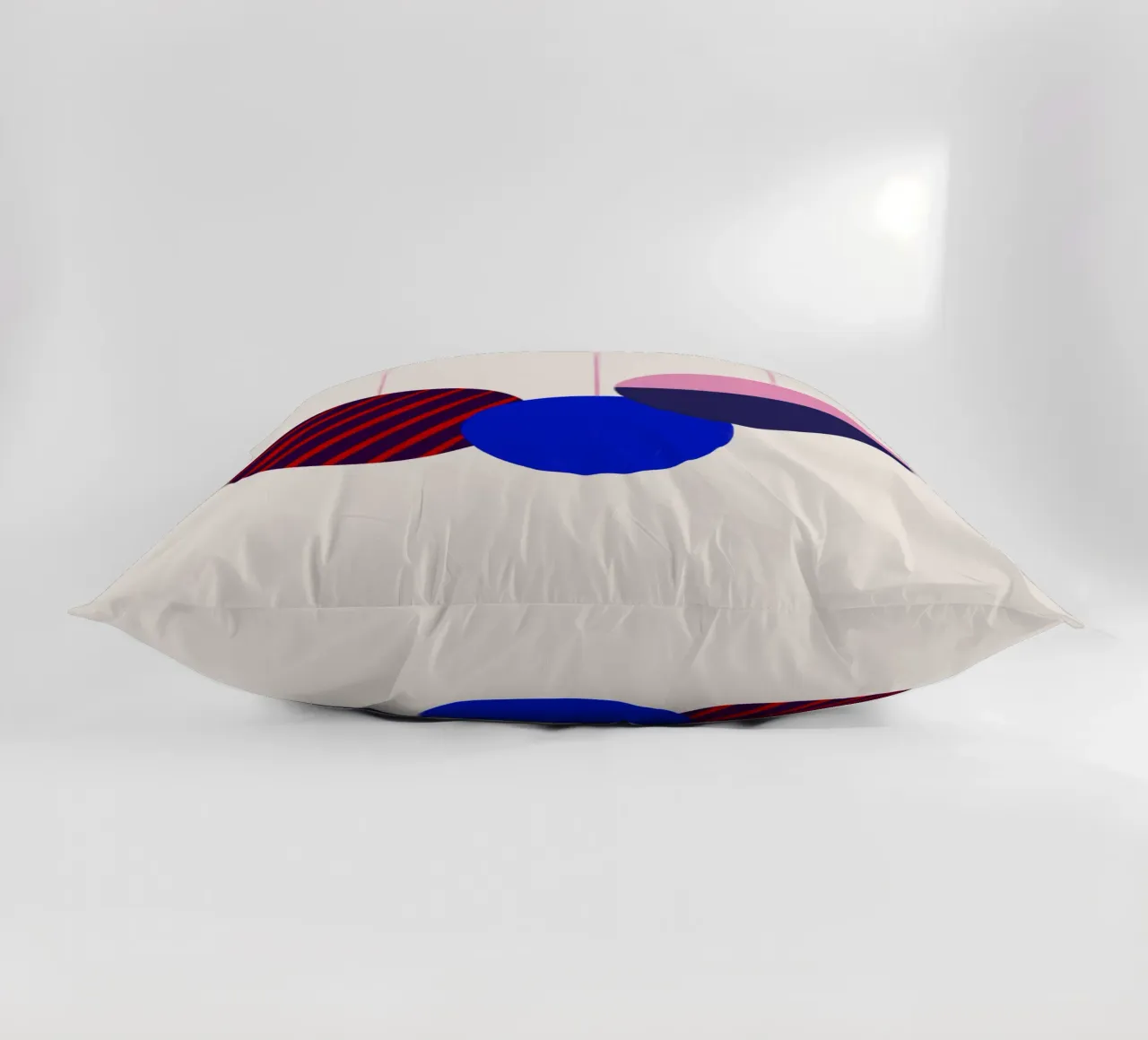 Weihnachtsbaumkugeln Color Block cuscino da Sophie Augustin Illustration