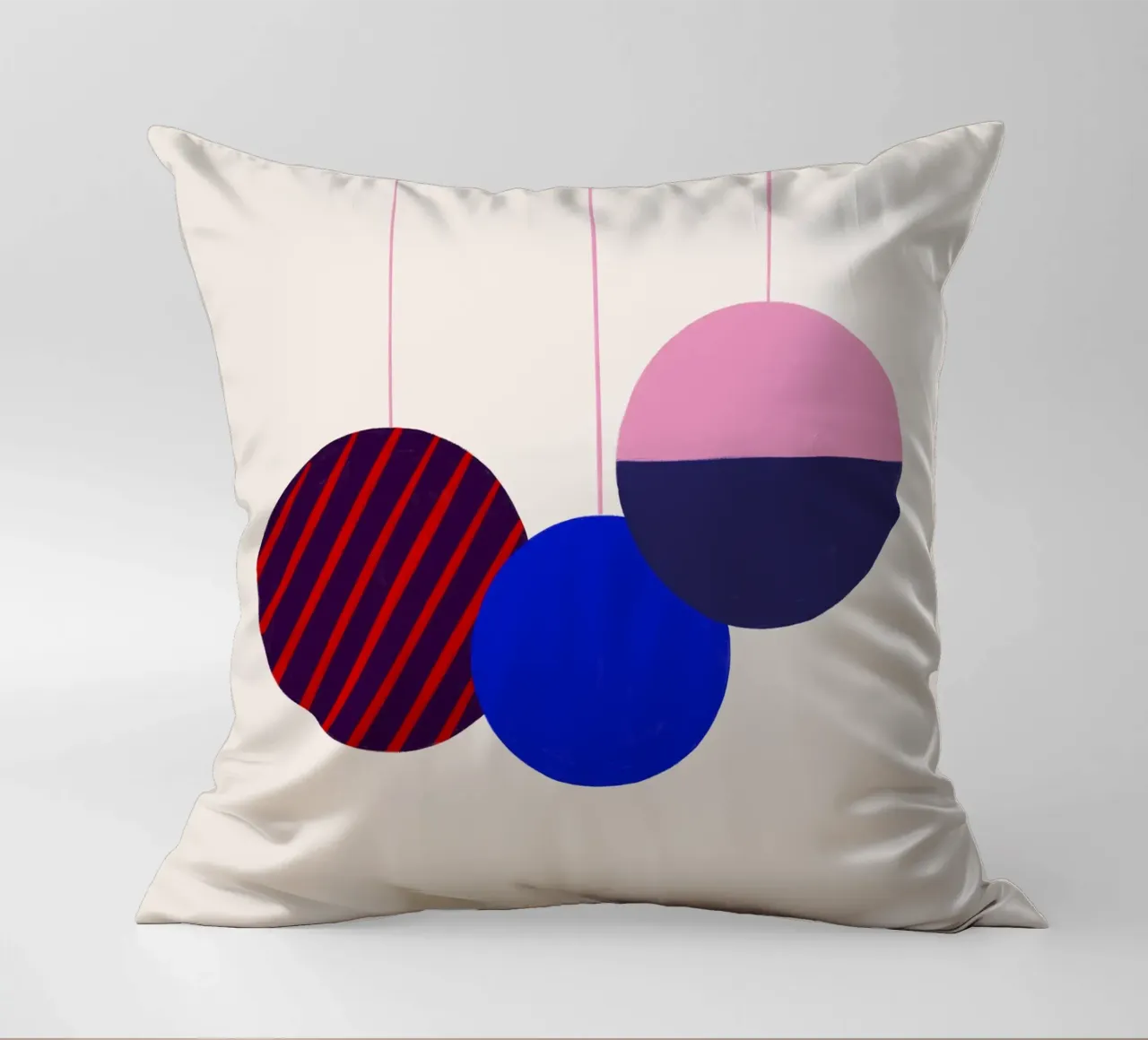 Weihnachtsbaumkugeln Color Block cuscino da Sophie Augustin Illustration