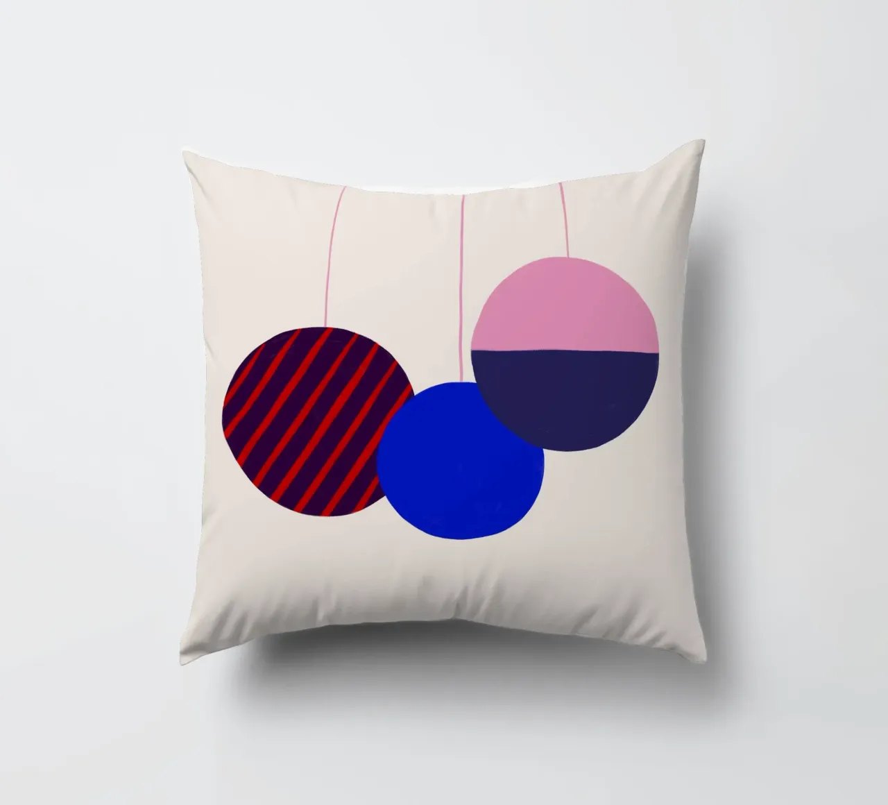Weihnachtsbaumkugeln Color Block cuscino da Sophie Augustin Illustration
