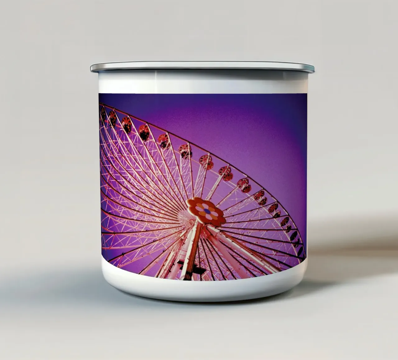 Ferris tazza in smalto da BLAEK Design Studio