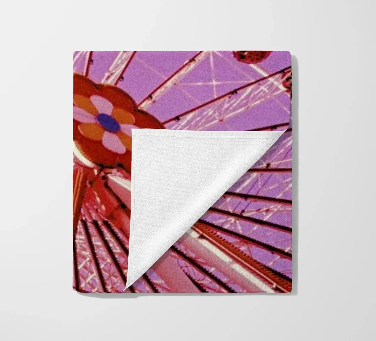 Ferris telo mare da BLAEK Design Studio