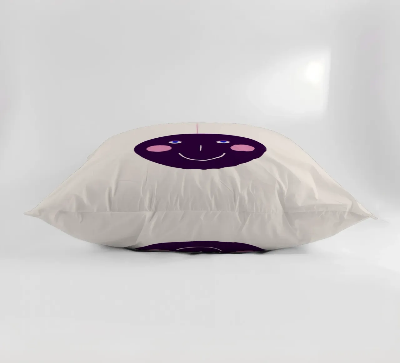 Weihnachtsbaumkugel mit Gesicht Aubergine cuscino da Sophie Augustin Illustration