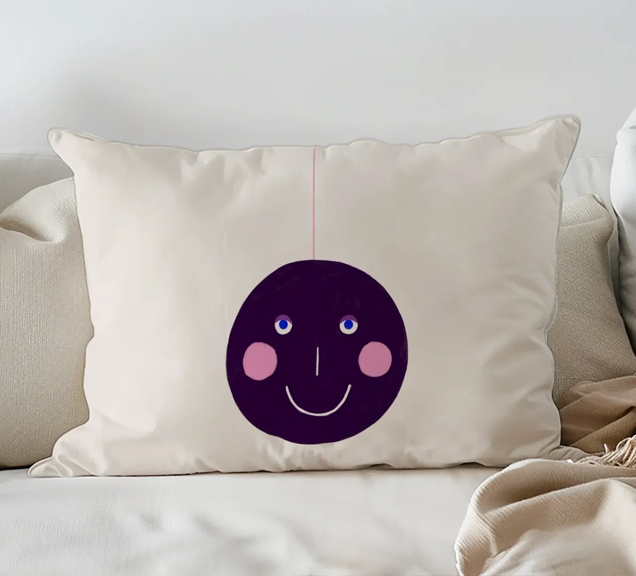 Weihnachtsbaumkugel mit Gesicht Aubergine cuscino da Sophie Augustin Illustration
