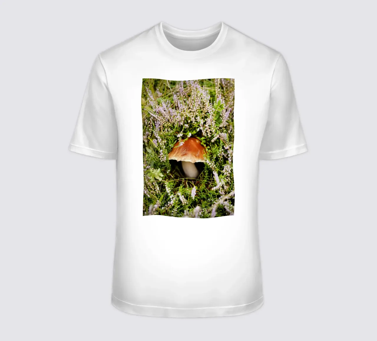 Funghi in Tirolo (Austria) t-shirt da Simon Koy
