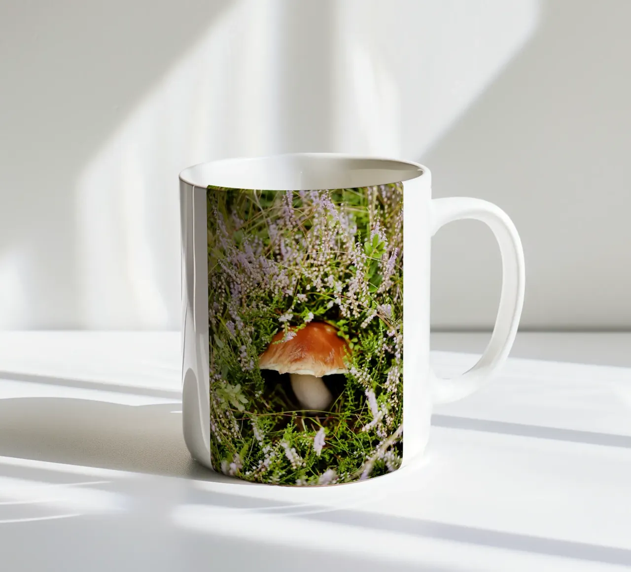 Funghi in Tirolo (Austria) tazza in ceramica da Simon Koy