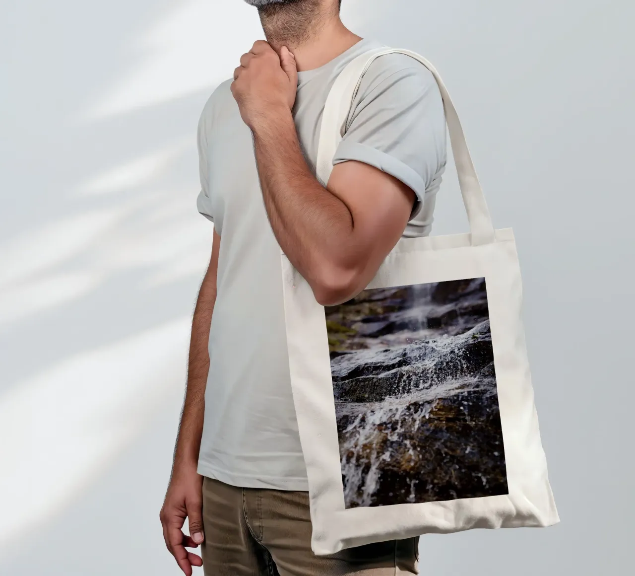 Cascata a Triol (Austria) borsa in juta da Simon Koy